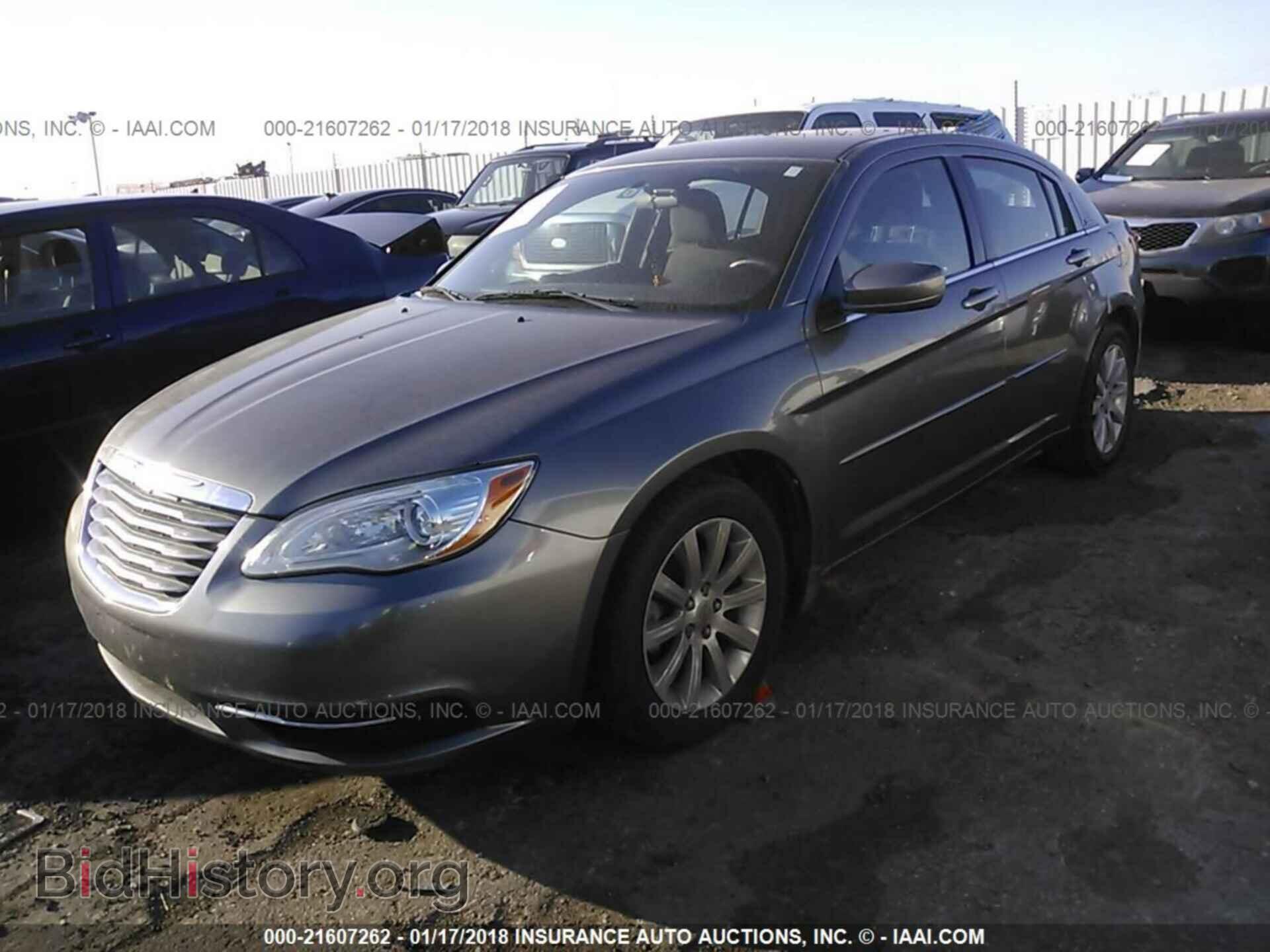 2013 Chrysler 200 - VIN: 1C3CCBBB7DN714784 - Photo 2