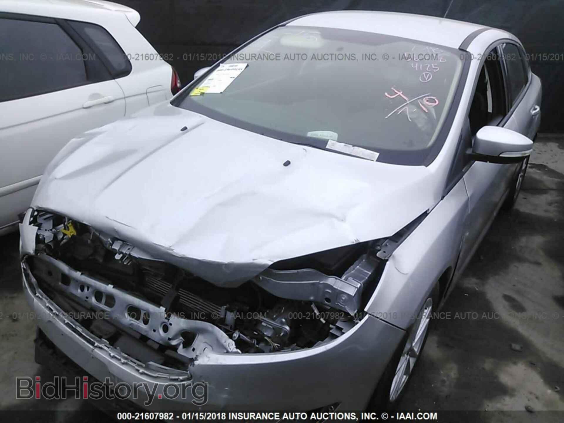 2016 Ford Focus - VIN: 1FADP3F23GL344525 - Photo 2