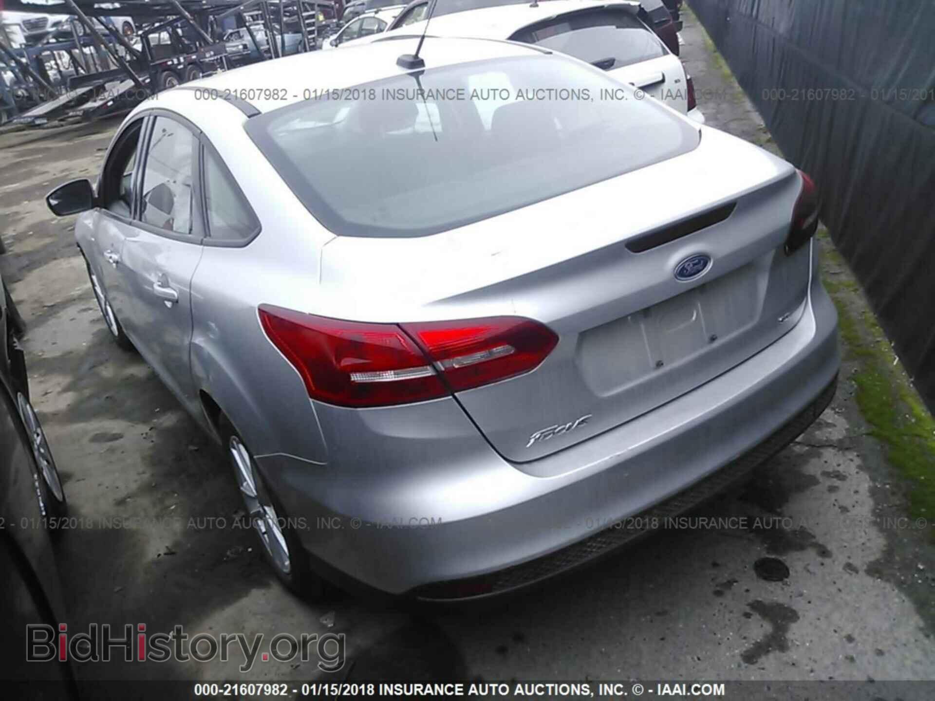 2016 Ford Focus - VIN: 1FADP3F23GL344525 - Photo 3