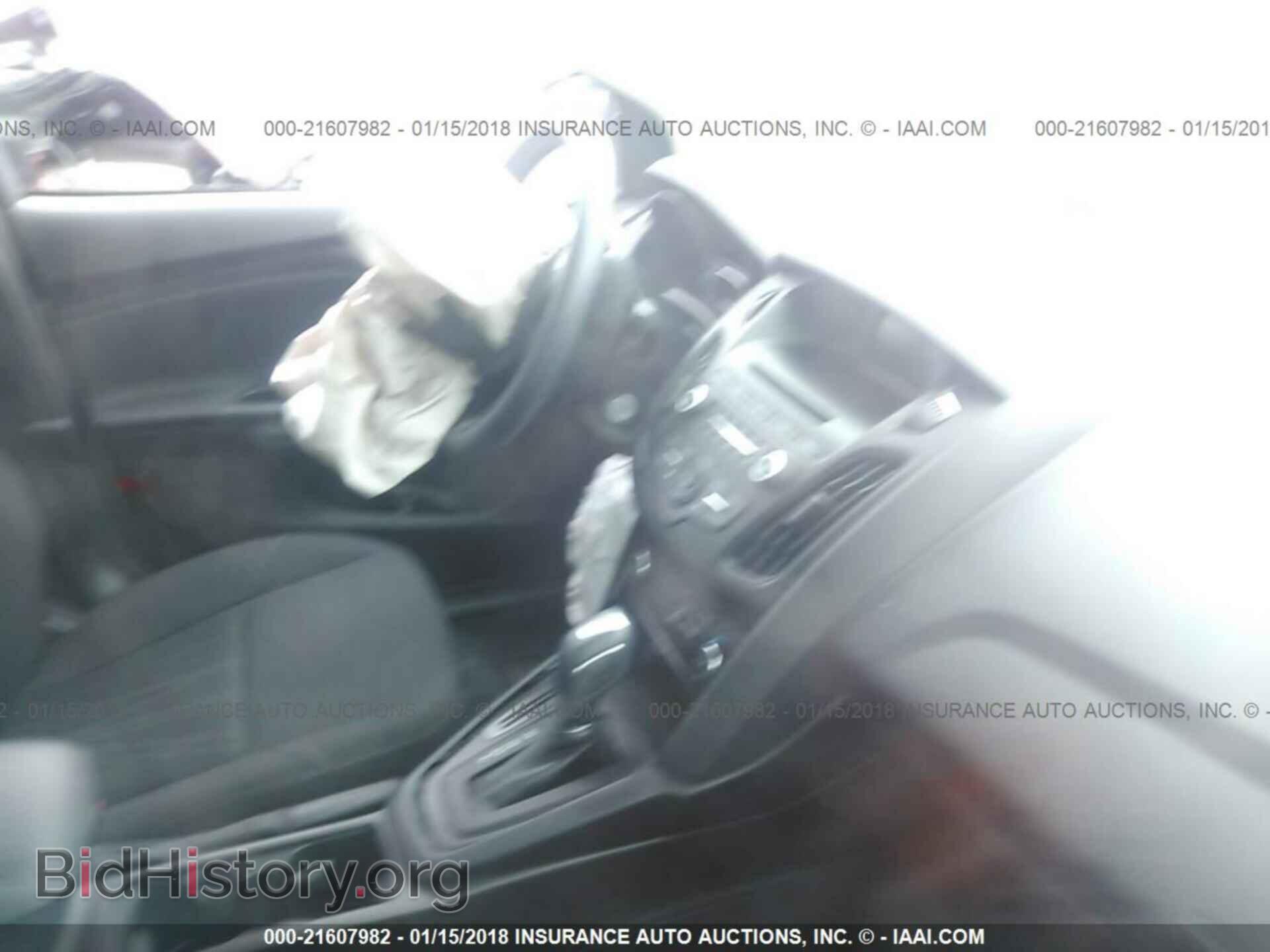 2016 Ford Focus - VIN: 1FADP3F23GL344525 - Photo 5