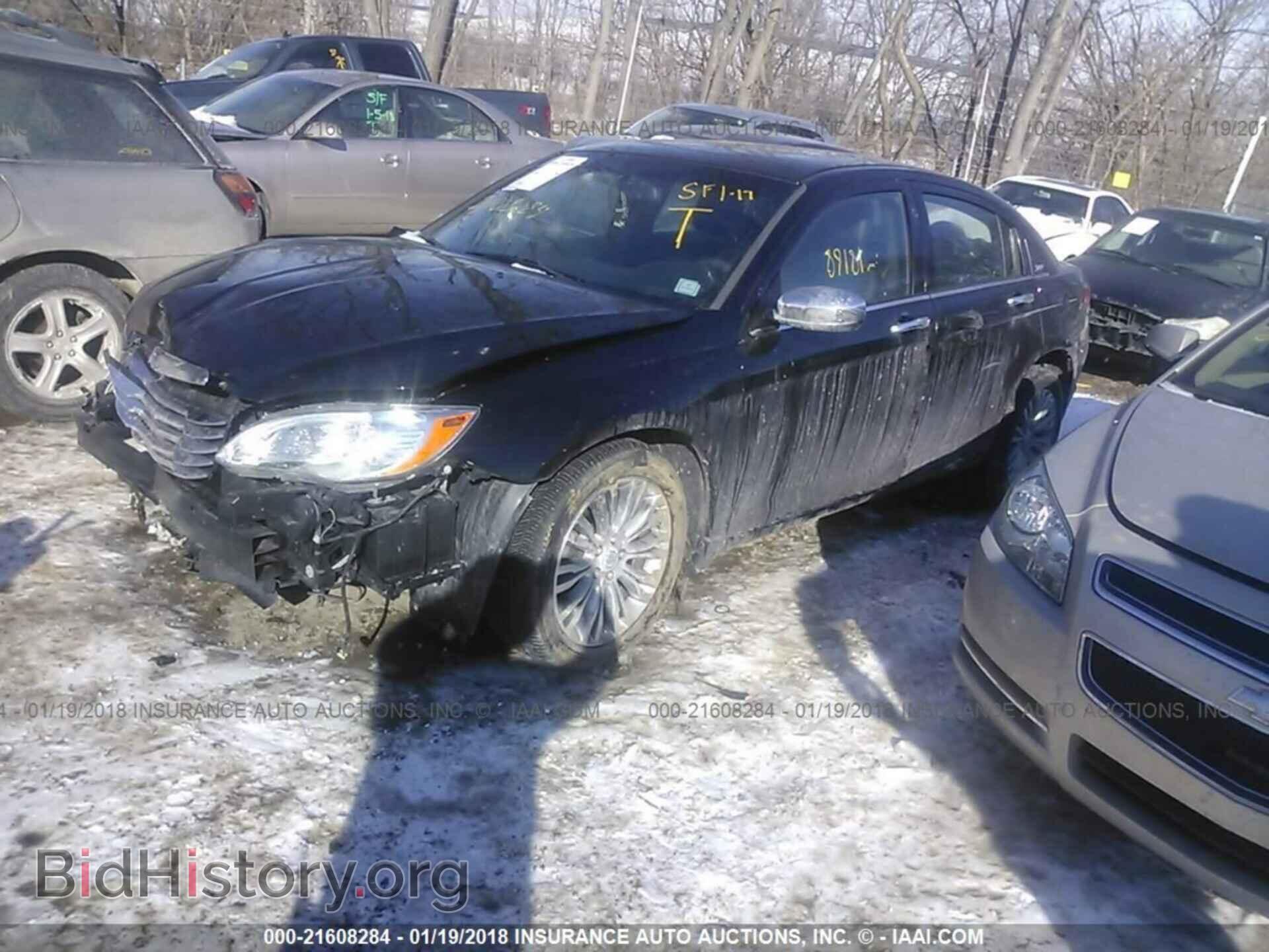2012 Chrysler 200 - VIN: 1C3CCBCG4CN233450 - Фото 2