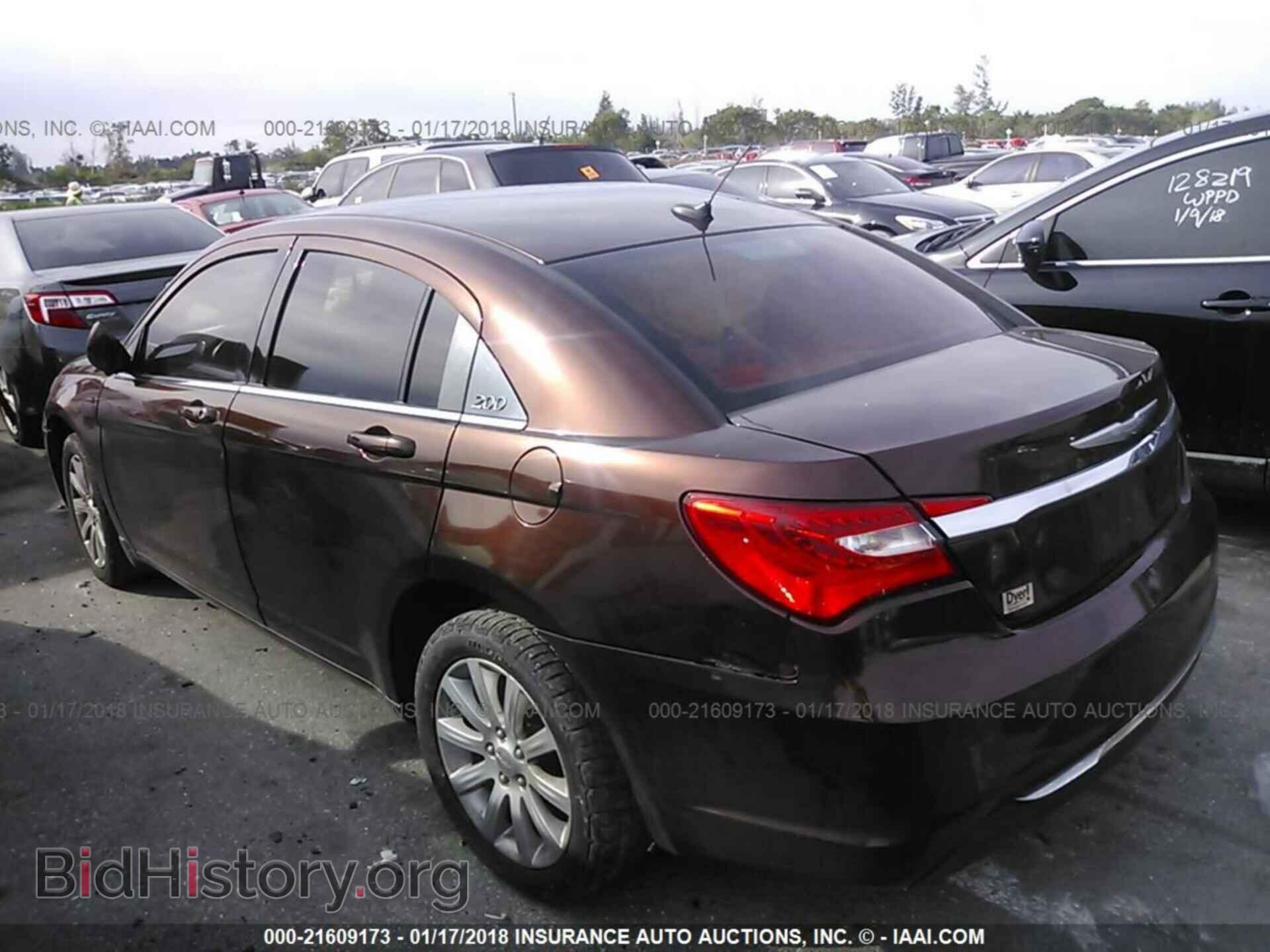 2013 Chrysler 200 - VIN: 1C3CCBBB2DN573753 - Photo 3