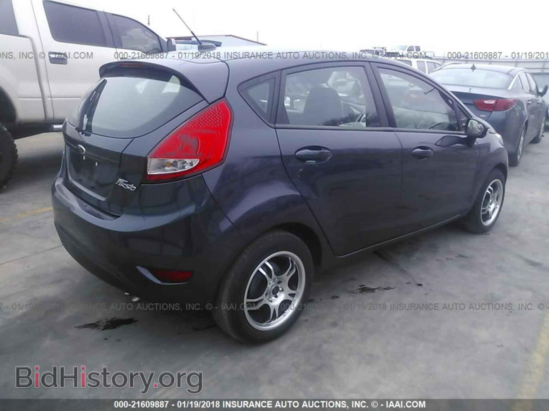 2013 Ford Fiesta - VIN: 3FADP4EJ2DM158838 - Фото 4