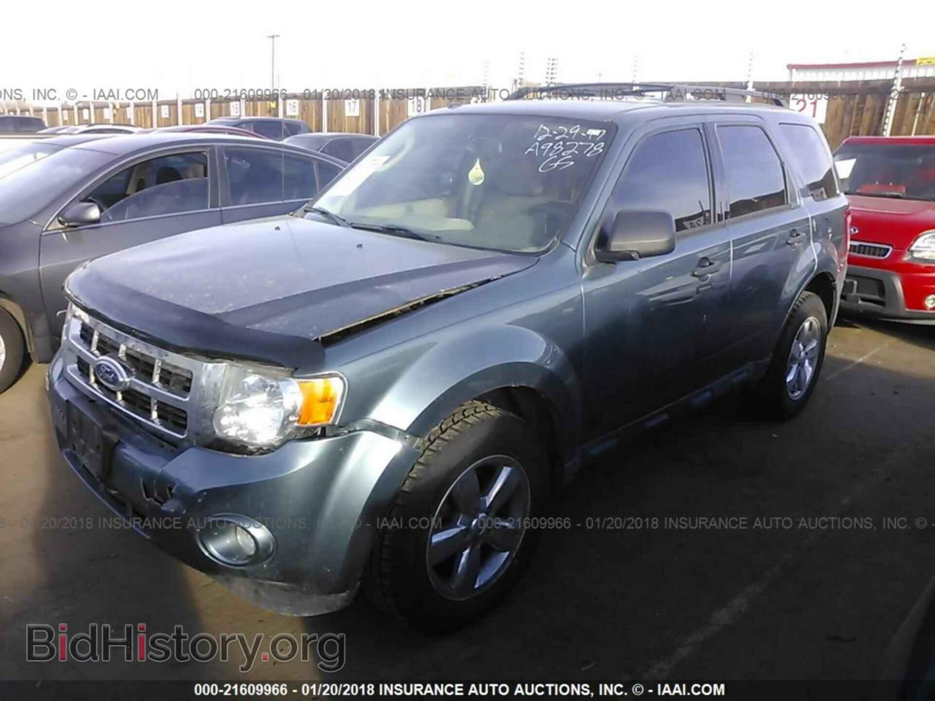 2011 Ford Escape - VIN: 1FMCU9DG5BKA98278 - Photo 2