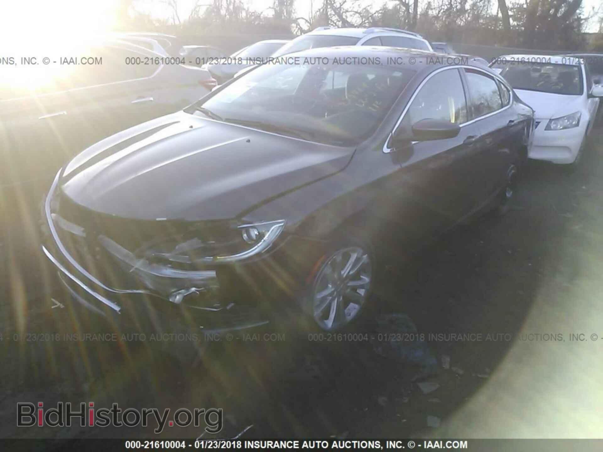 2015 Chrysler 200 - VIN: 1C3CCCAB8FN695513 - Photo 2