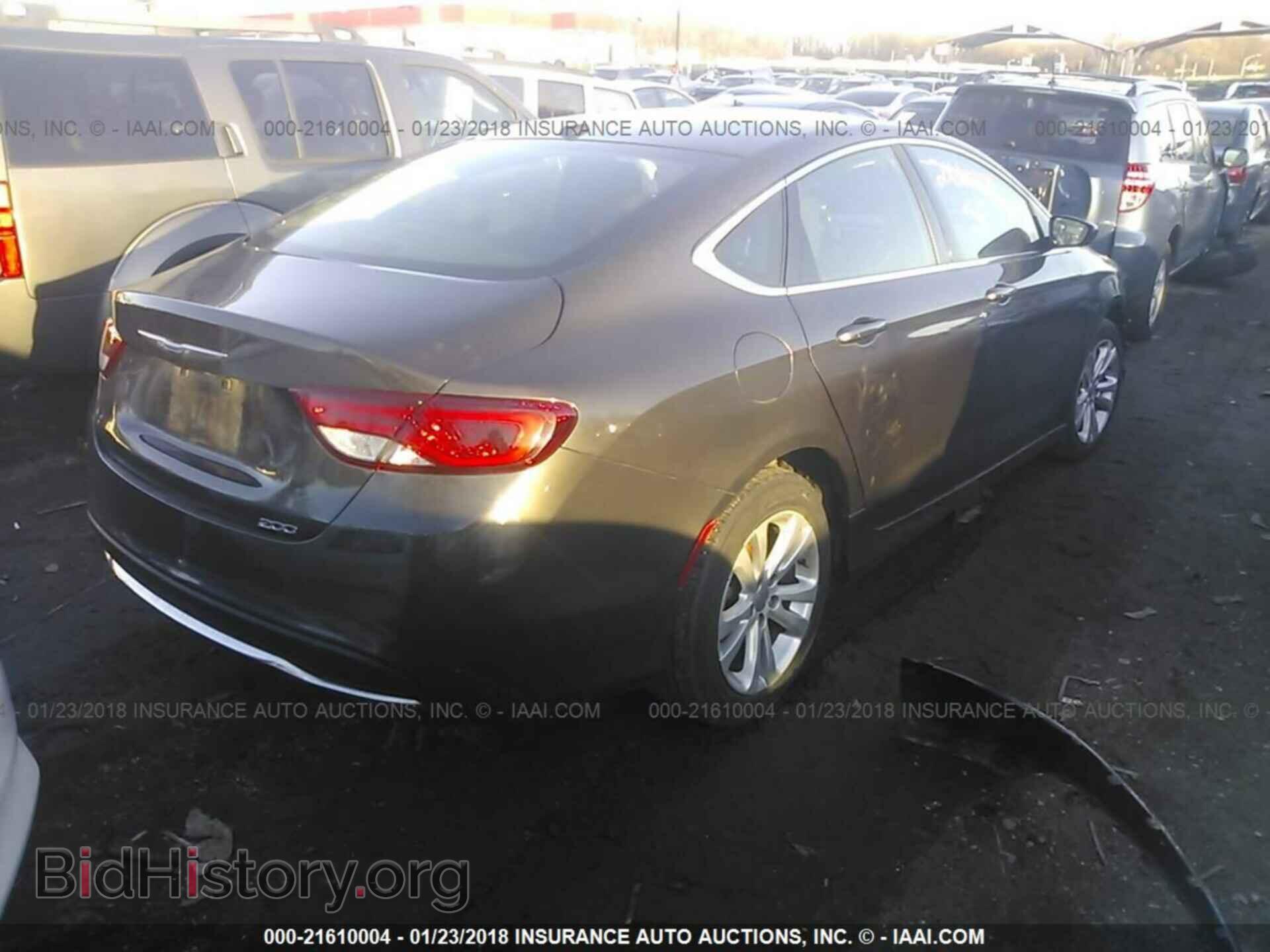 2015 Chrysler 200 - VIN: 1C3CCCAB8FN695513 - Photo 4