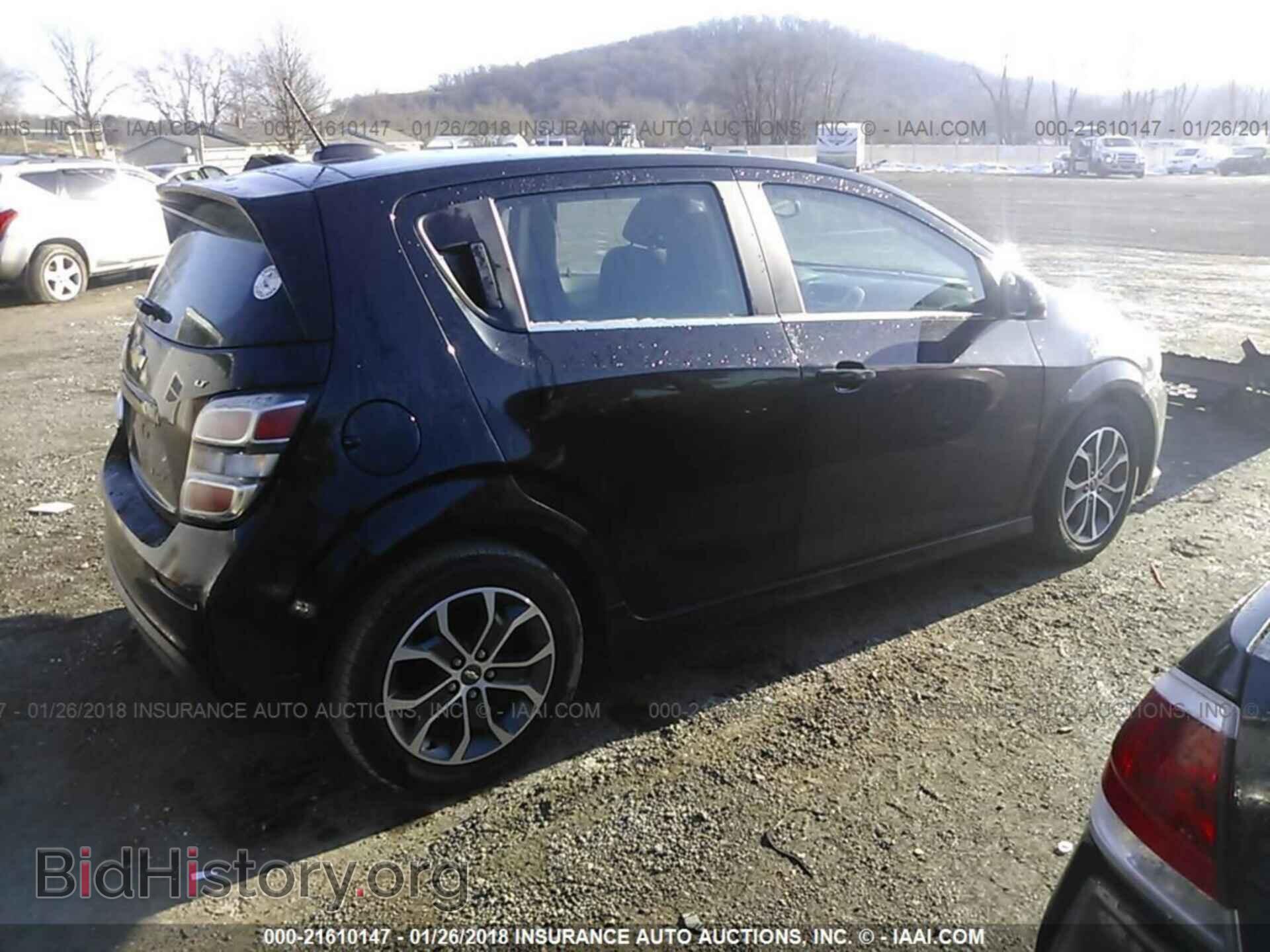 2017 Chevrolet Sonic - VIN: 1G1JD6SG4H4101142 - Фото 4
