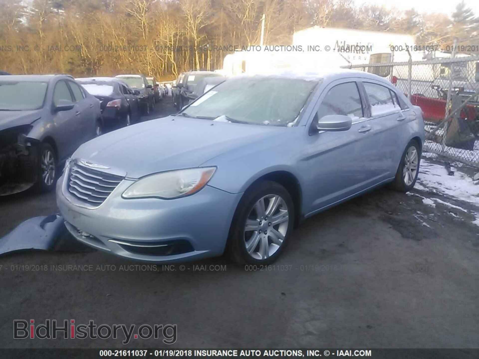 2013 Chrysler 200 - VIN: 1C3CCBBB6DN696150 - Photo 2