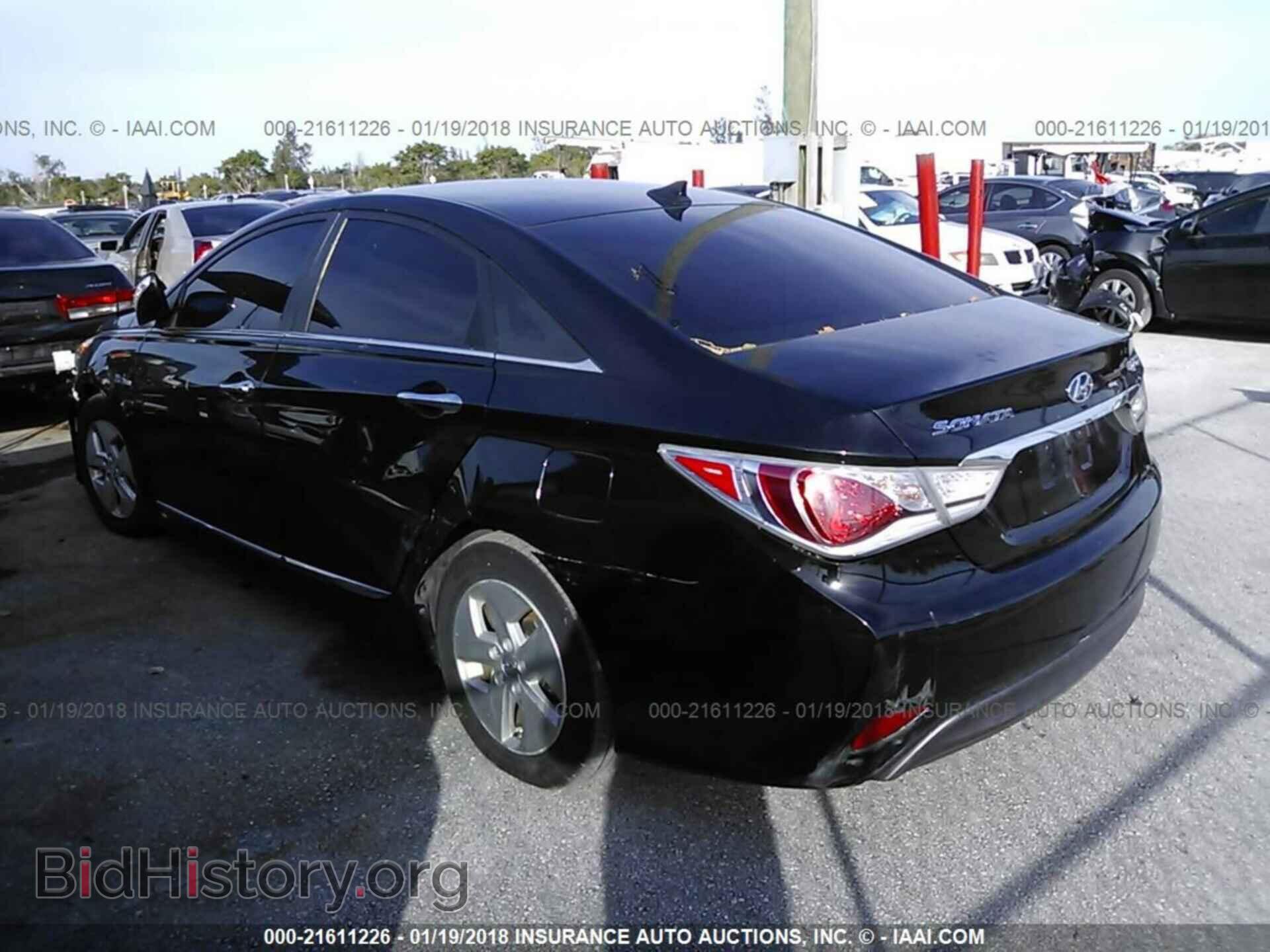 2012 Hyundai Sonata - VIN: KMHEC4A41CA034013 - Фото 3
