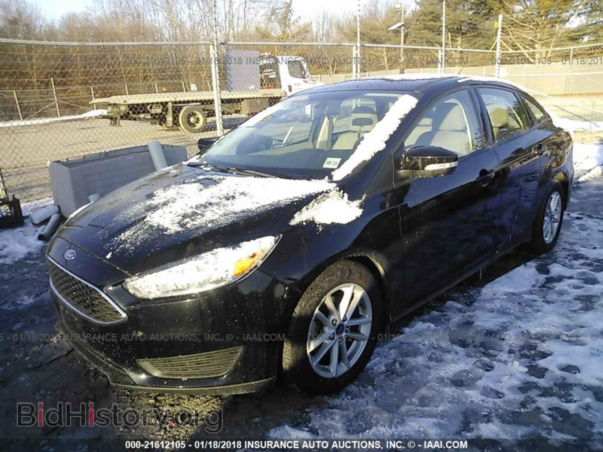 2016 Ford Focus - VIN: 1FADP3F26GL354532 - Photo 2