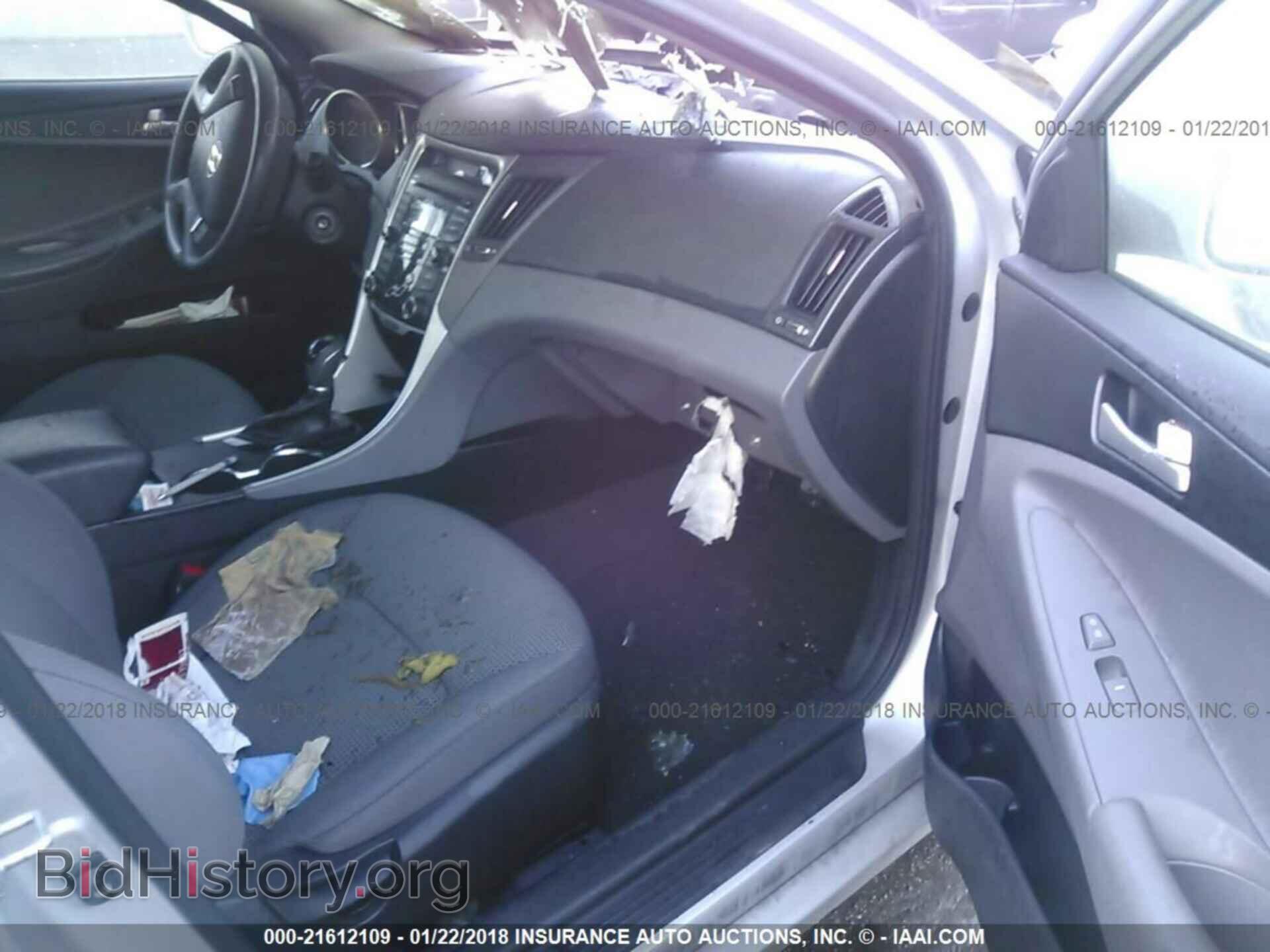 2012 Hyundai Sonata - VIN: 5NPEB4AC7CH312971 - Photo 5