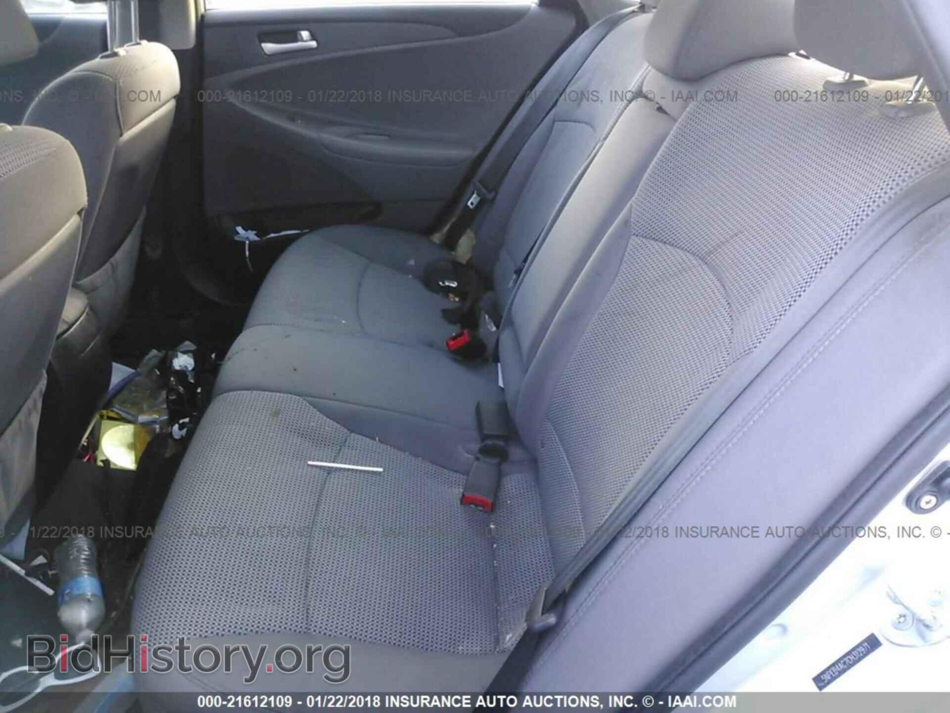 2012 Hyundai Sonata - VIN: 5NPEB4AC7CH312971 - Photo 8