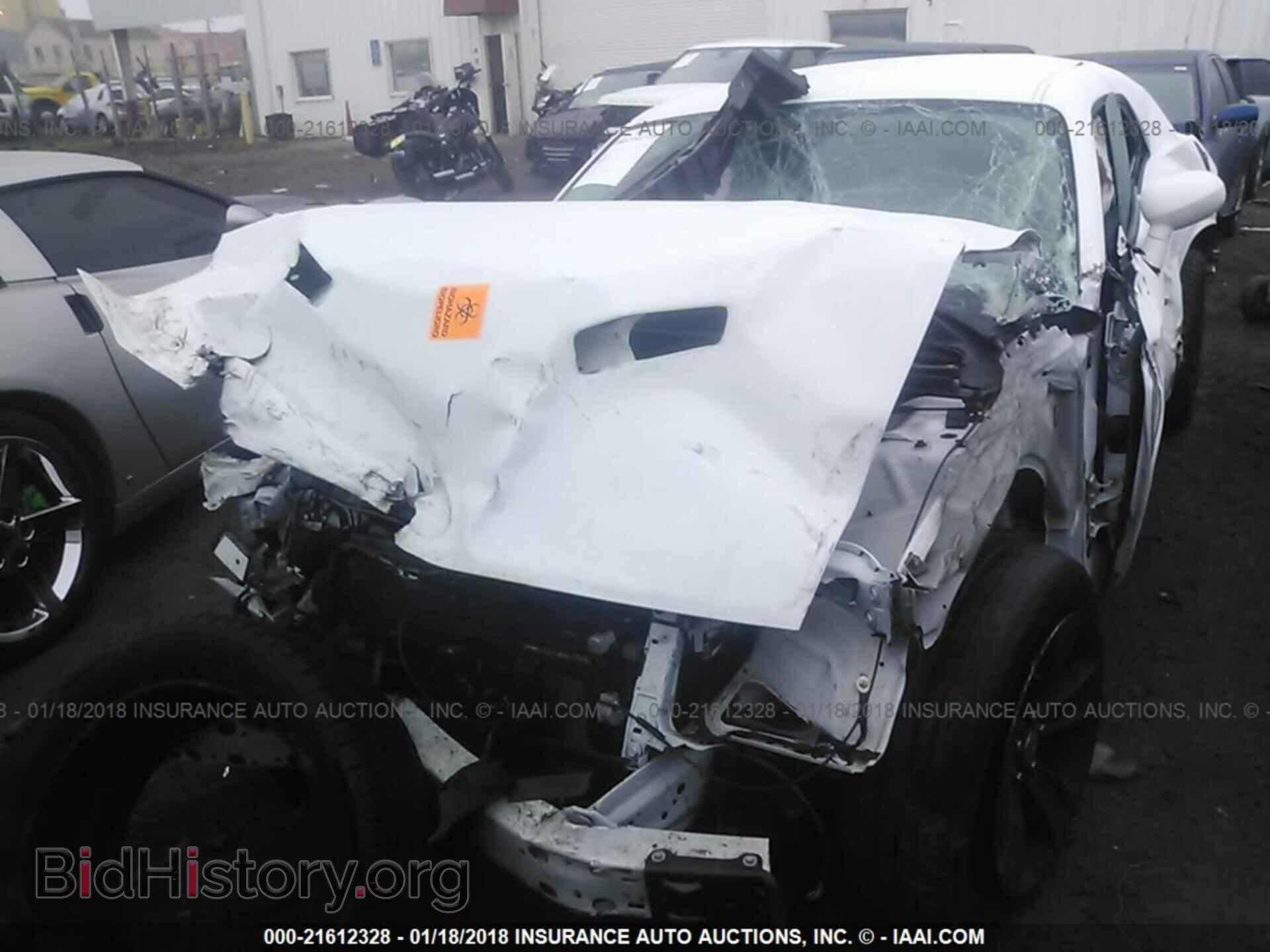 2016 Dodge Challenger - VIN: 2C3CDZAG5GH209634 - Фото 2