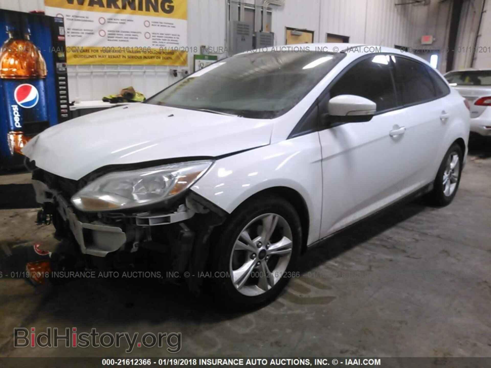 2014 Ford Focus - VIN: 1FADP3F2XEL176086 - Photo 2