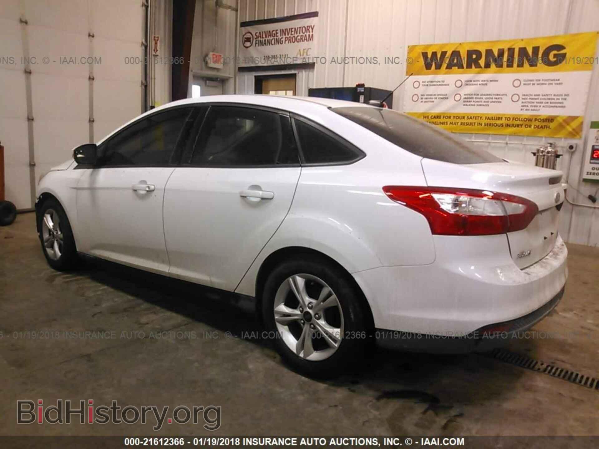 2014 Ford Focus - VIN: 1FADP3F2XEL176086 - Photo 3