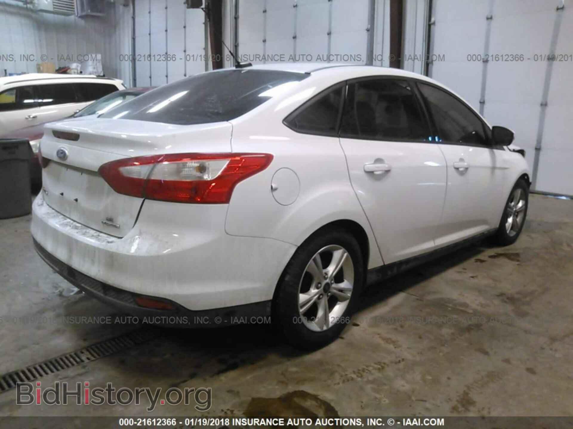 2014 Ford Focus - VIN: 1FADP3F2XEL176086 - Photo 4