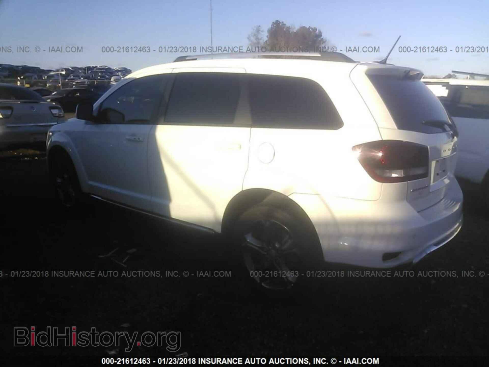 2015 Dodge Journey - VIN: 3C4PDCGG0FT745785 - Photo 3