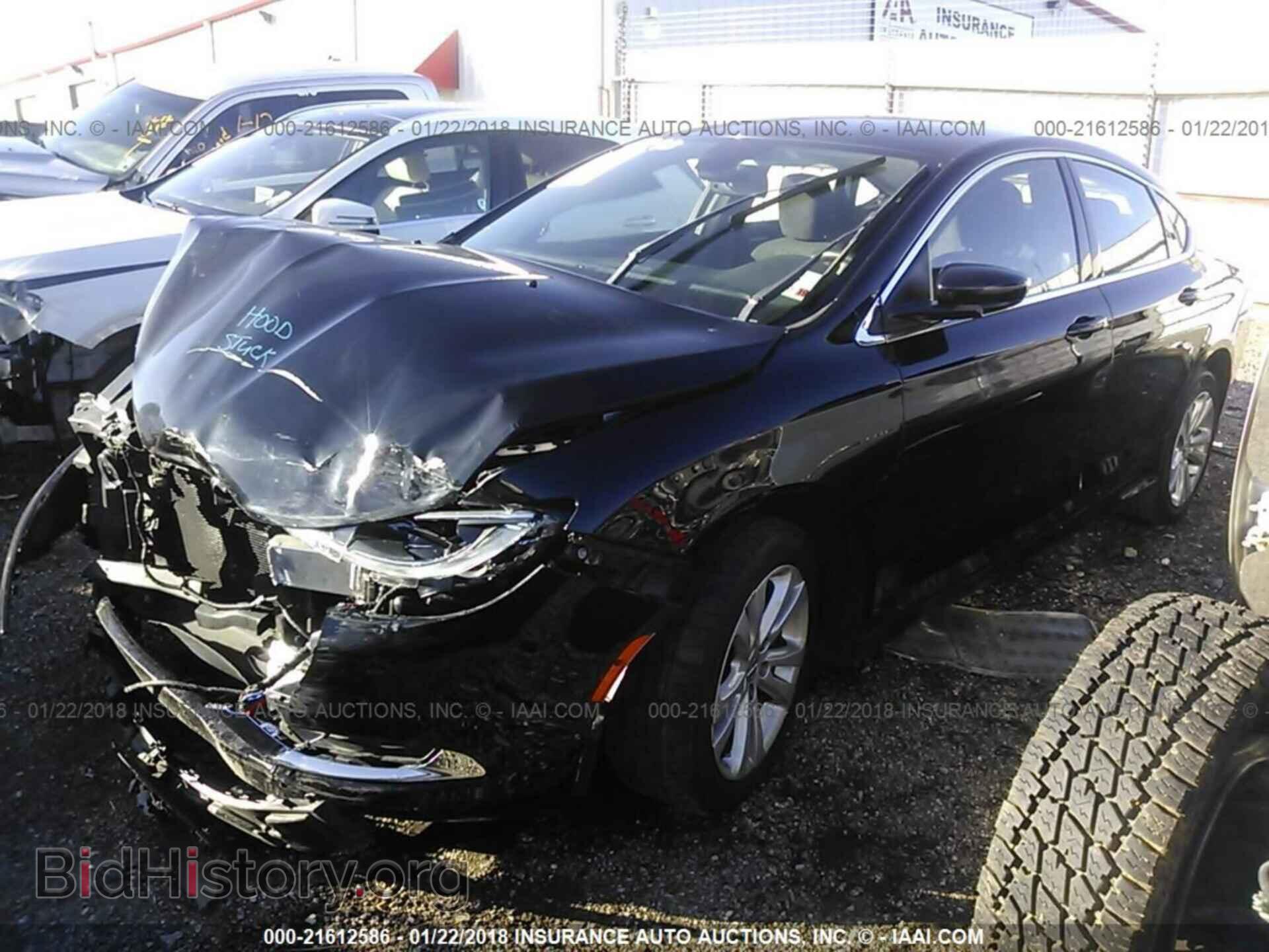 2015 Chrysler 200 - VIN: 1C3CCCAB5FN642476 - Photo 2