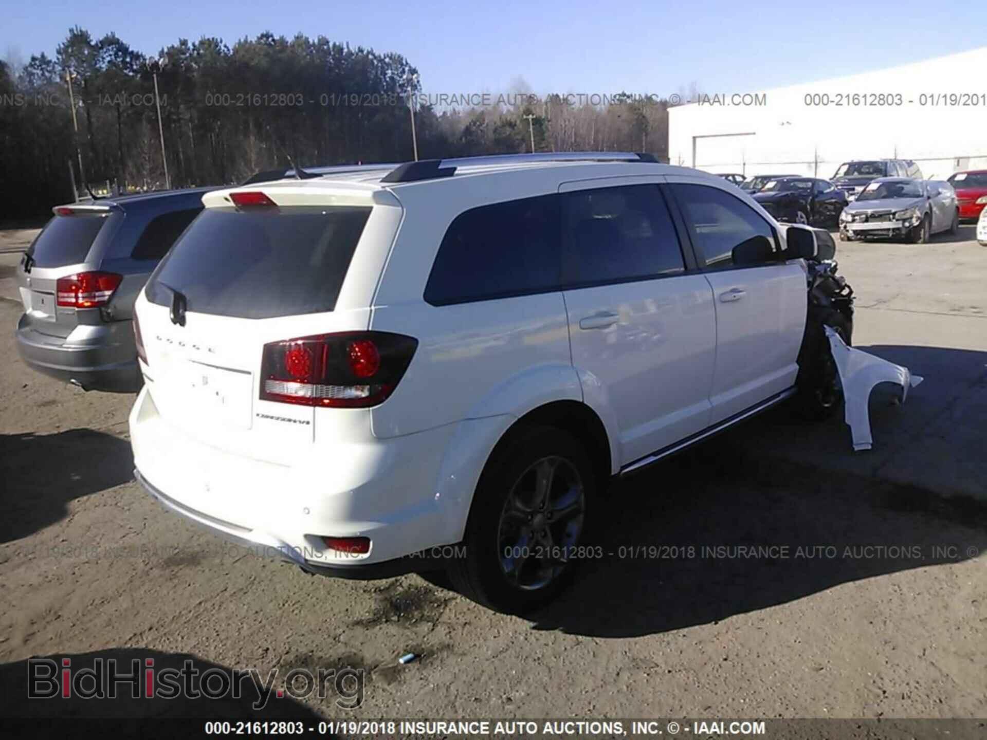 2017 Dodge Journey - VIN: 3C4PDCGB2HT529699 - Photo 4