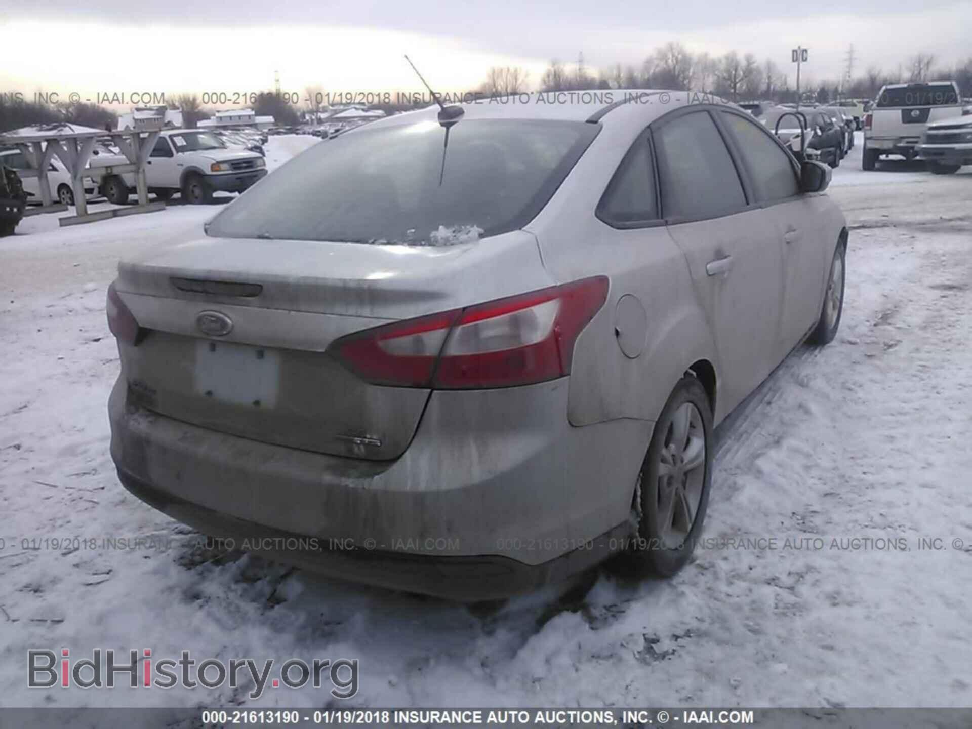 2014 Ford Focus - VIN: 1FADP3F21EL374068 - Photo 4