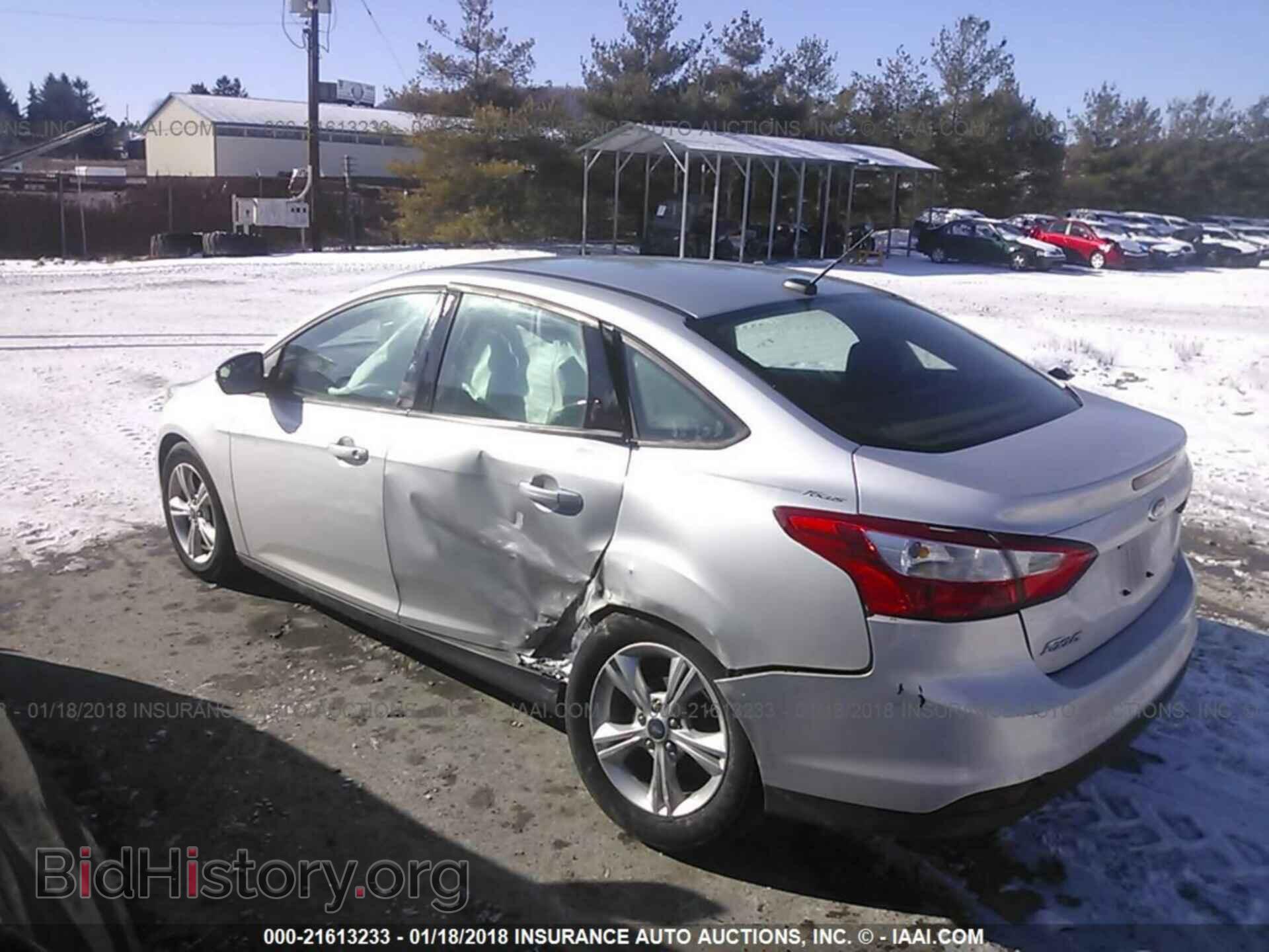2014 Ford Focus - VIN: 1FADP3F21EL115743 - Photo 3