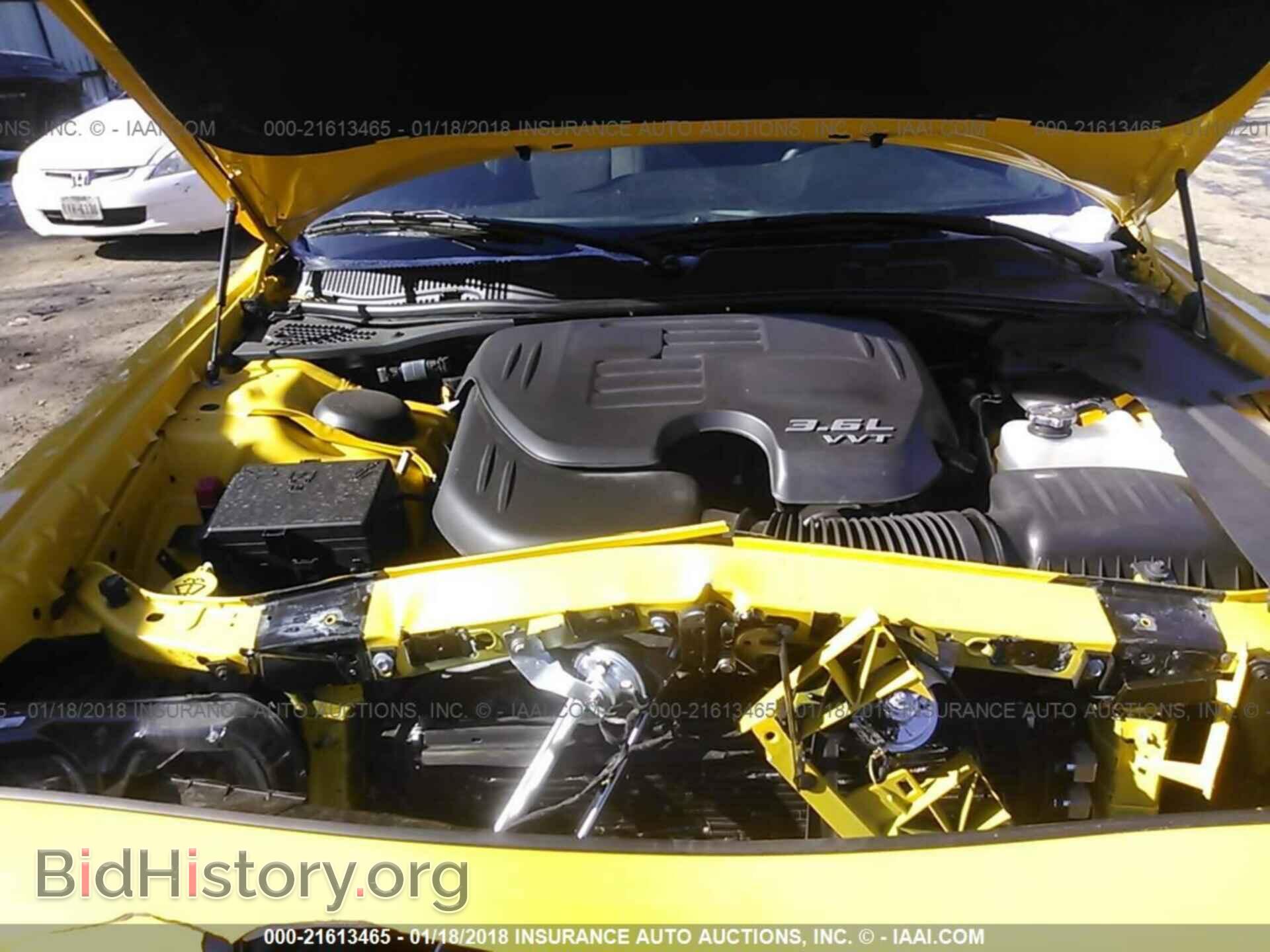 2018 Dodge Challenger - VIN: 2C3CDZAGXJH138325 - Photo 10