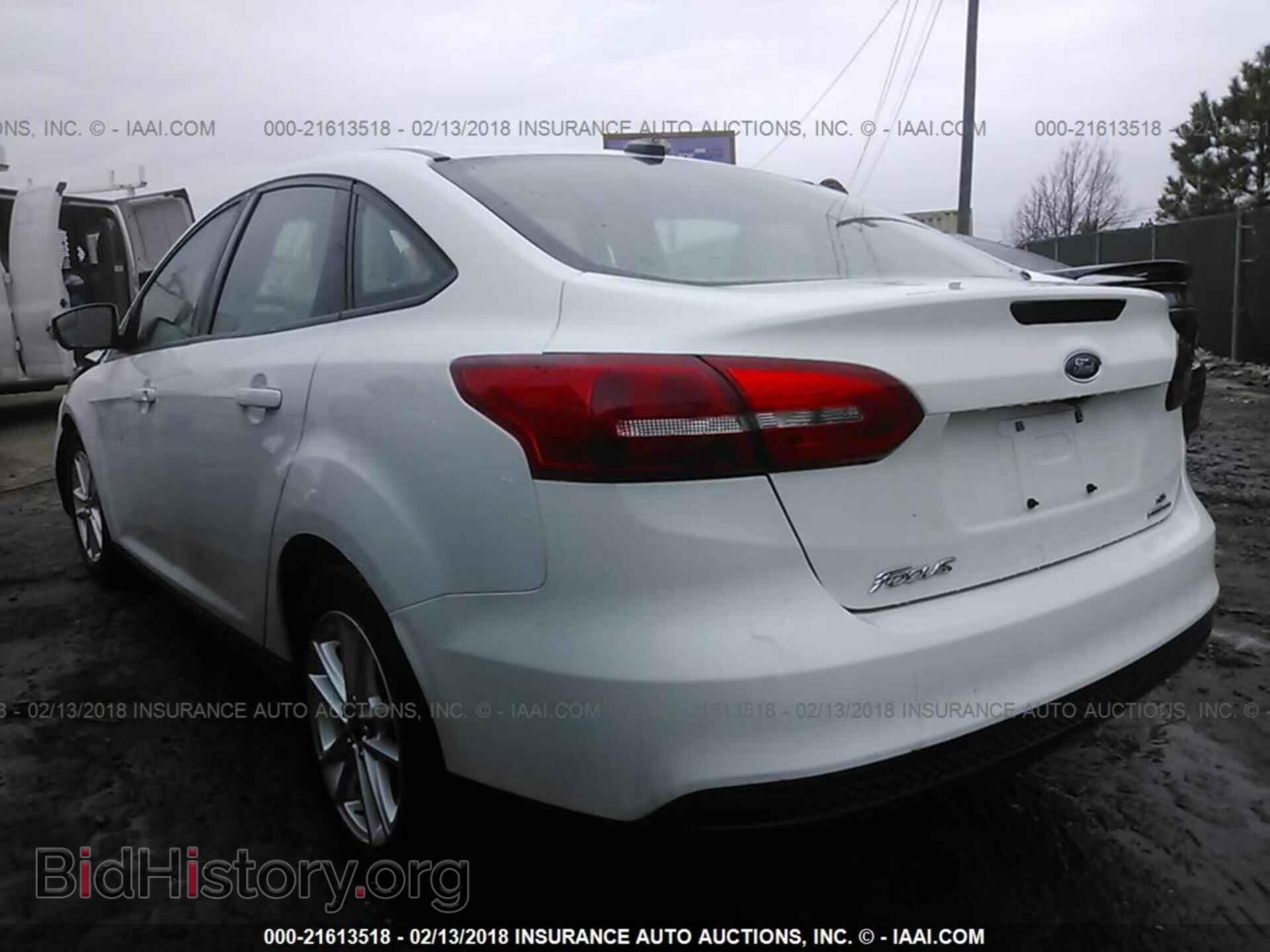 2015 Ford Focus - VIN: 1FADP3F22FL285885 - Photo 3