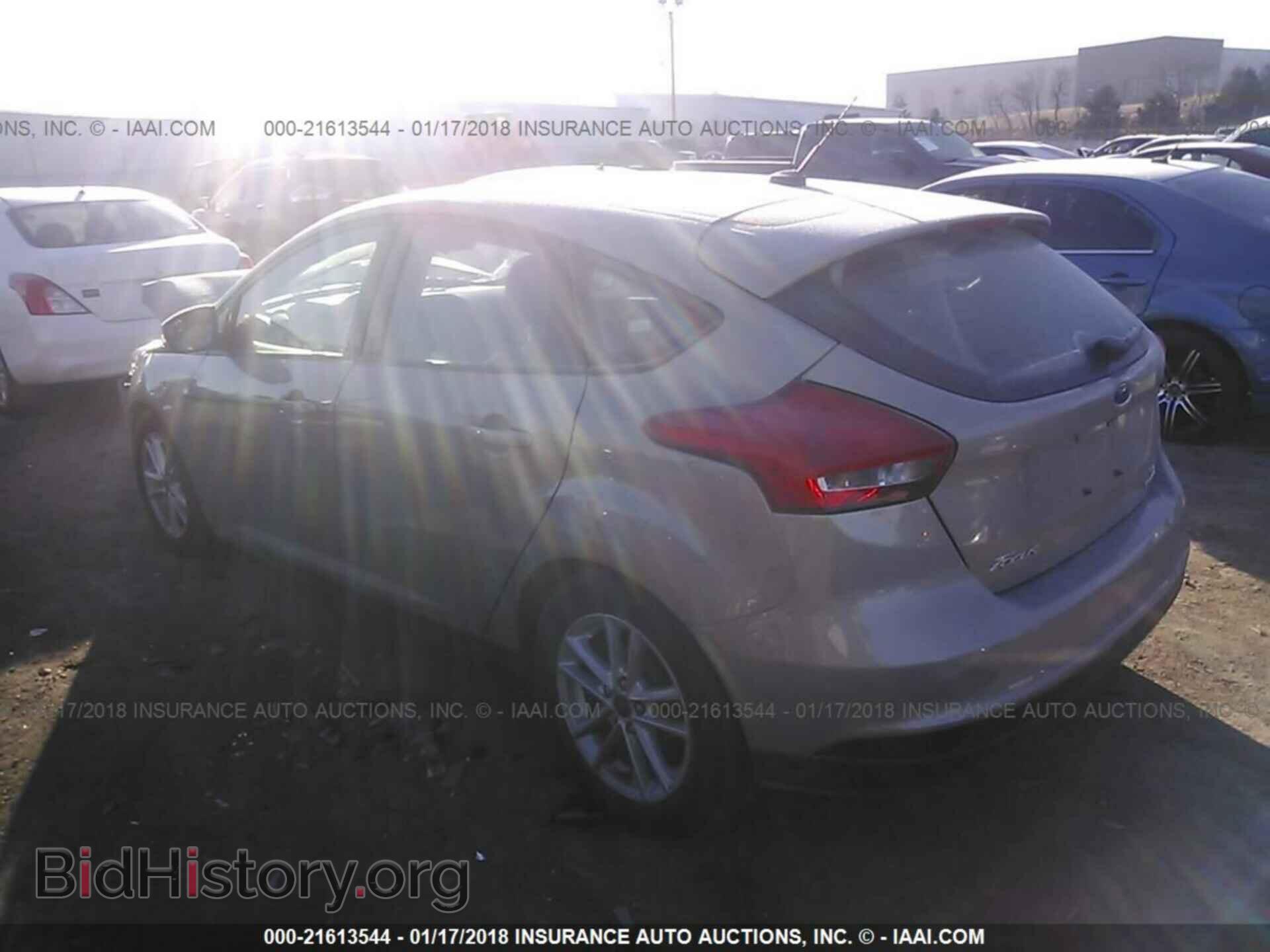 2016 Ford Focus - VIN: 1FADP3K25GL348582 - Фото 3