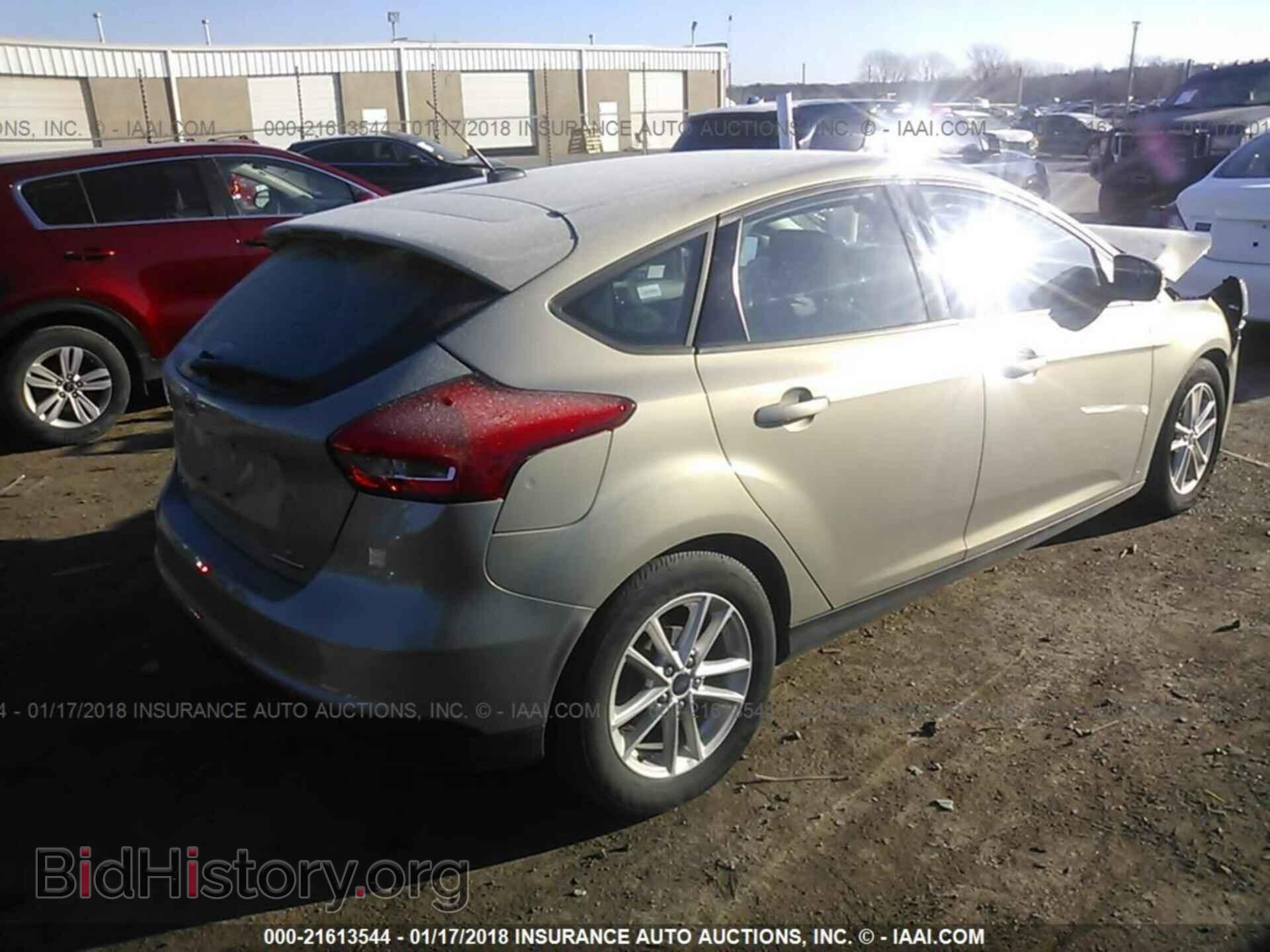 2016 Ford Focus - VIN: 1FADP3K25GL348582 - Фото 4