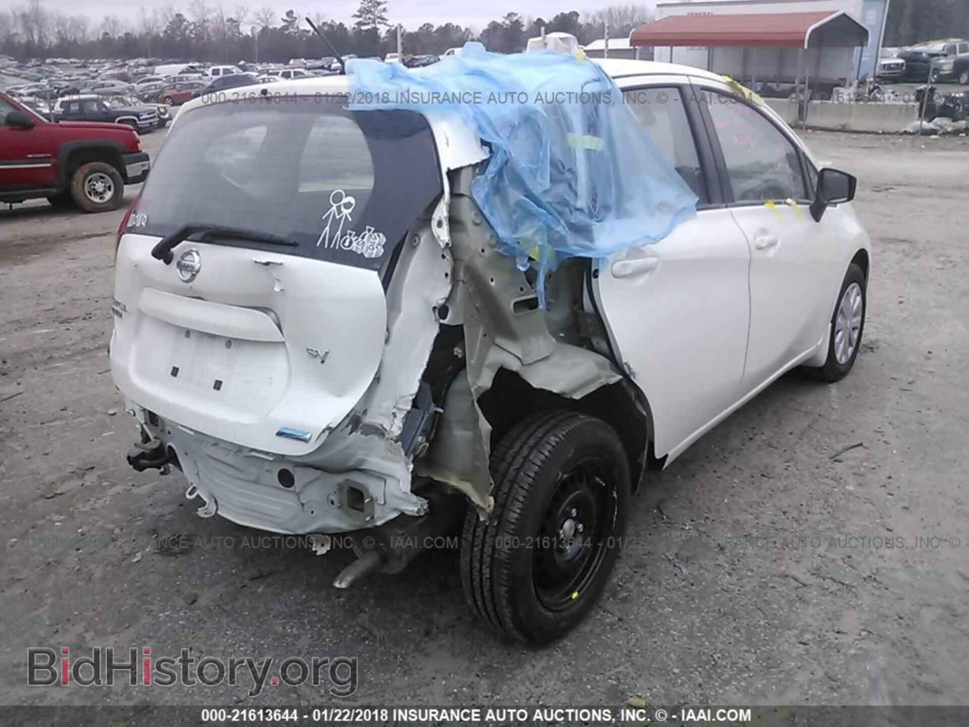 2015 Nissan Versa note - VIN: 3N1CE2CP5FL388070 - Photo 4