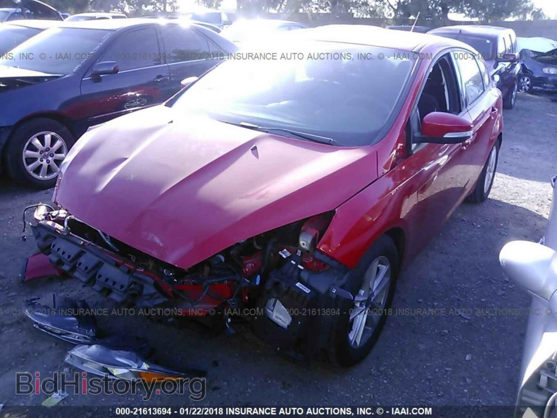 2016 Ford Focus - VIN: 1FADP3K22GL377778 - Photo 2