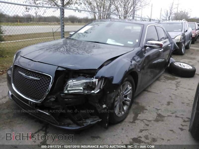 2016 Chrysler 300C (VIN 2C3CCAEG4GH151885) — photo 2 of 10
