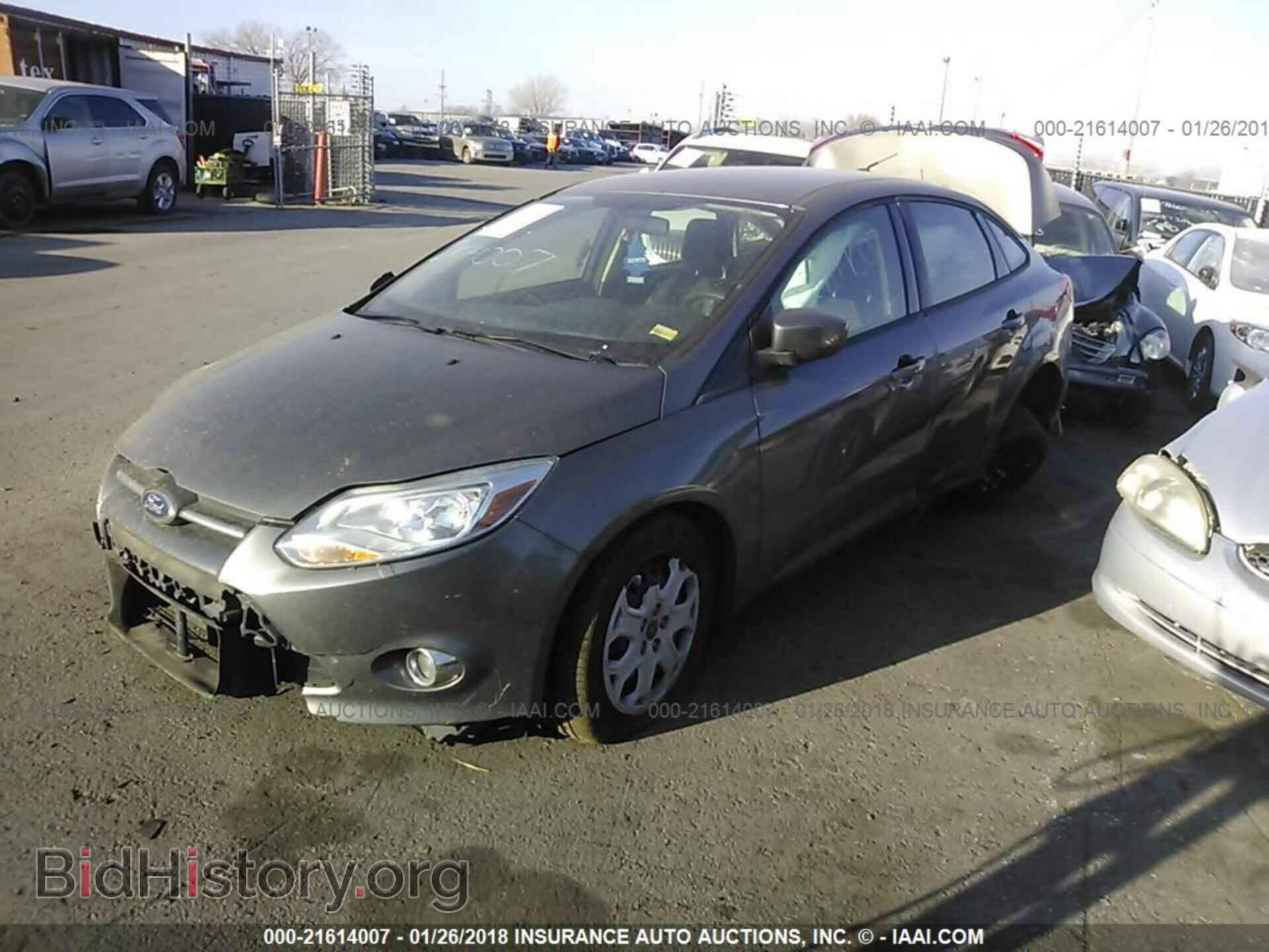 2012 Ford Focus - VIN: 1FAHP3F22CL268405 - Photo 2