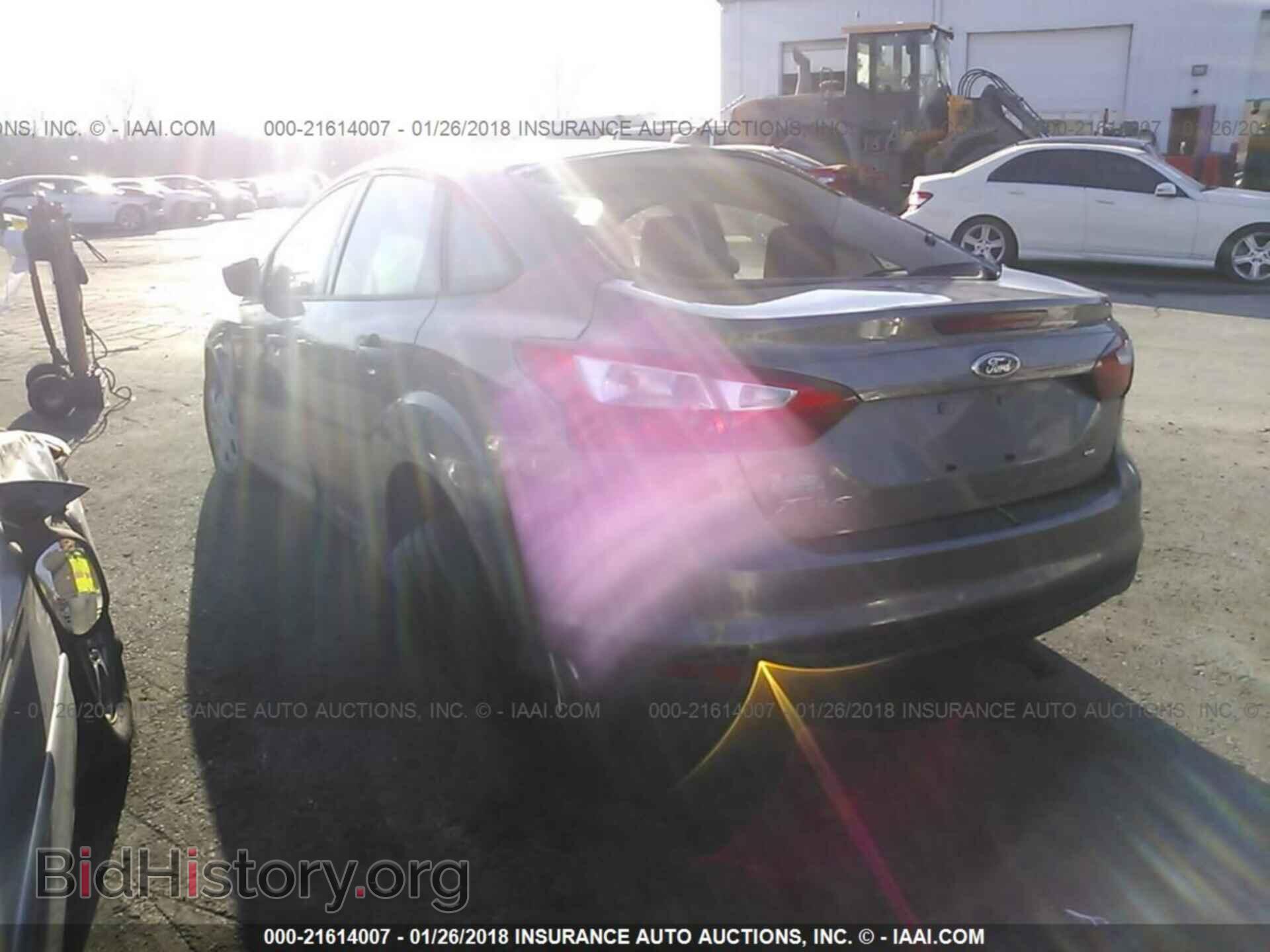 2012 Ford Focus - VIN: 1FAHP3F22CL268405 - Photo 3
