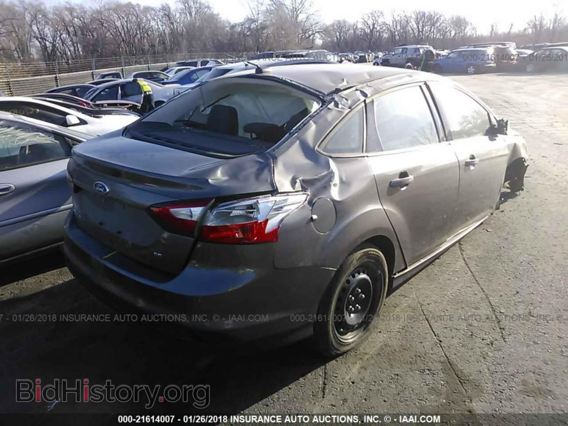 2012 Ford Focus - VIN: 1FAHP3F22CL268405 - Photo 4