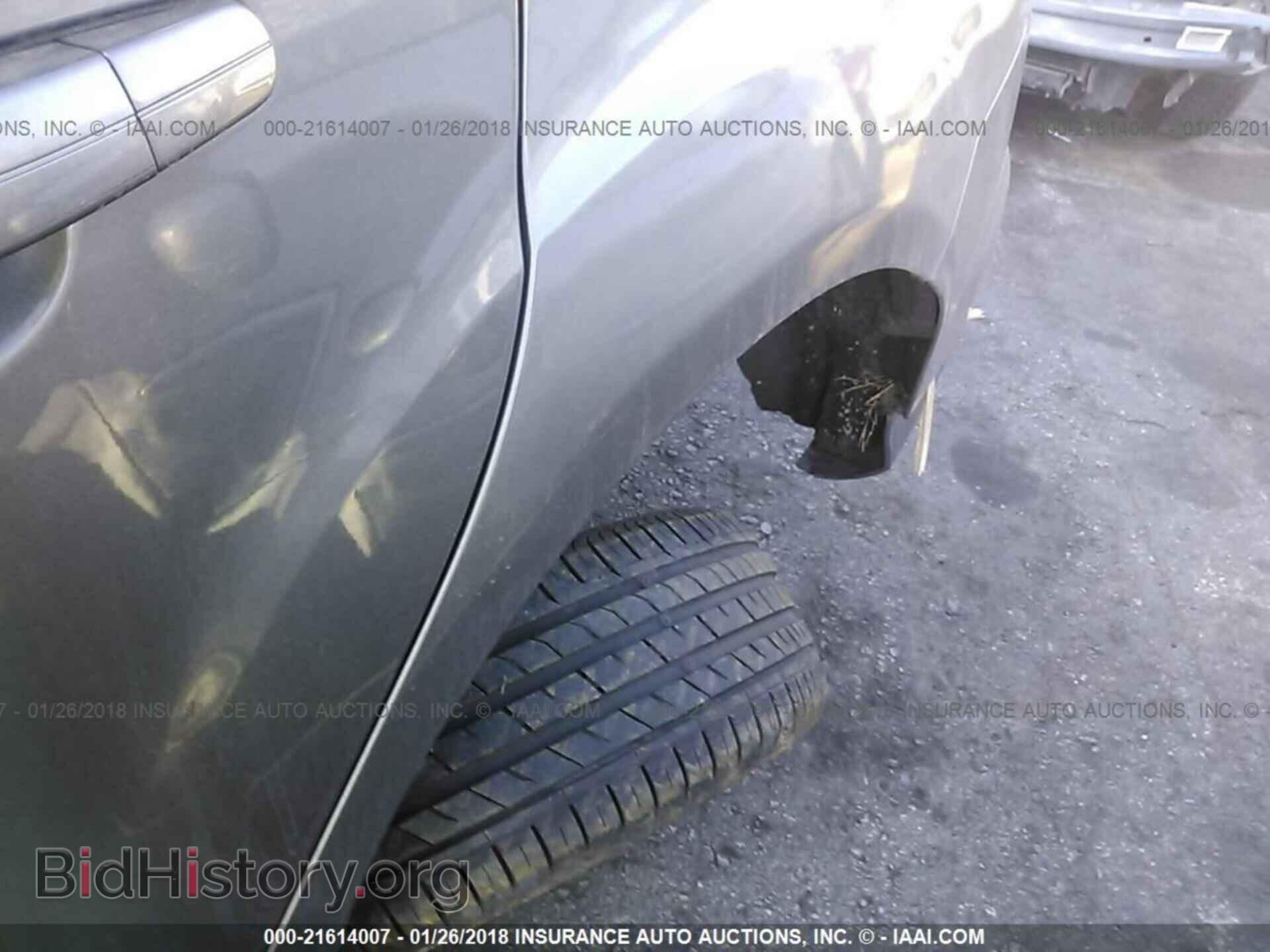 2012 Ford Focus - VIN: 1FAHP3F22CL268405 - Photo 6
