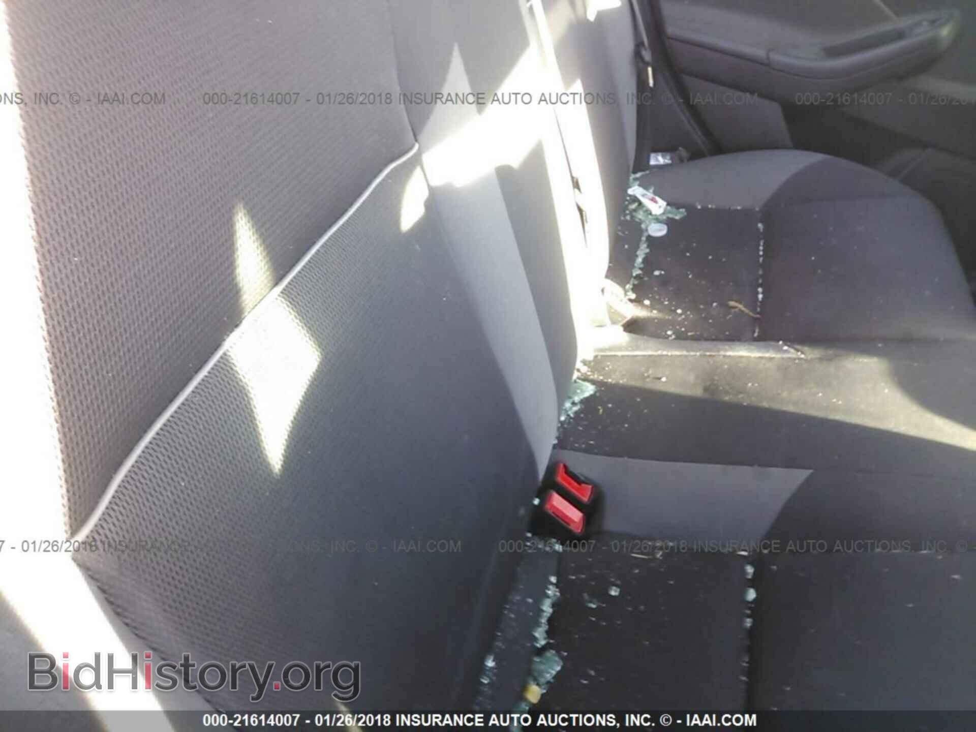 2012 Ford Focus - VIN: 1FAHP3F22CL268405 - Photo 8