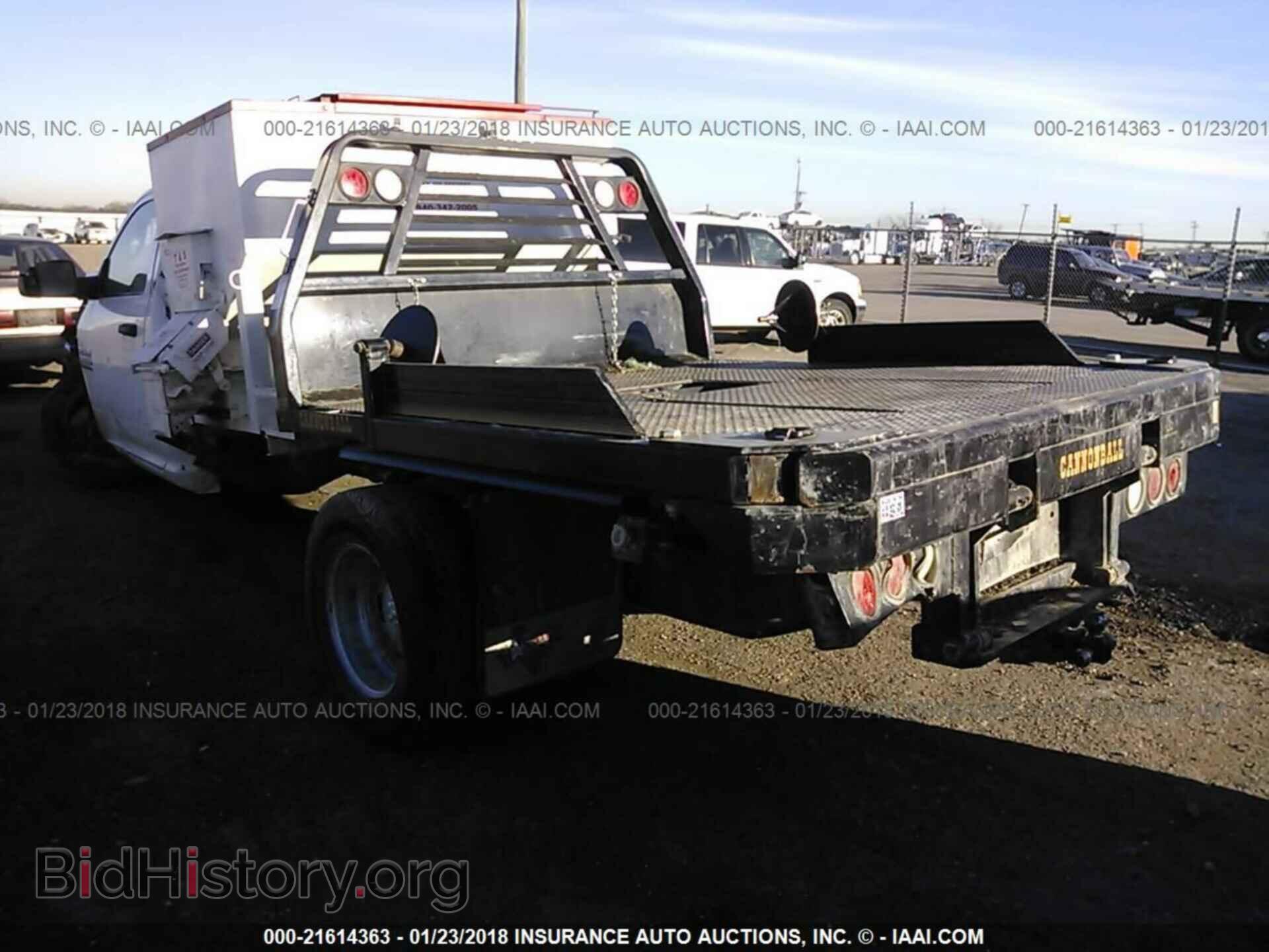2017 Dodge 3500 - VIN: 3C7WRTBJ6HG619719 - Фото 3
