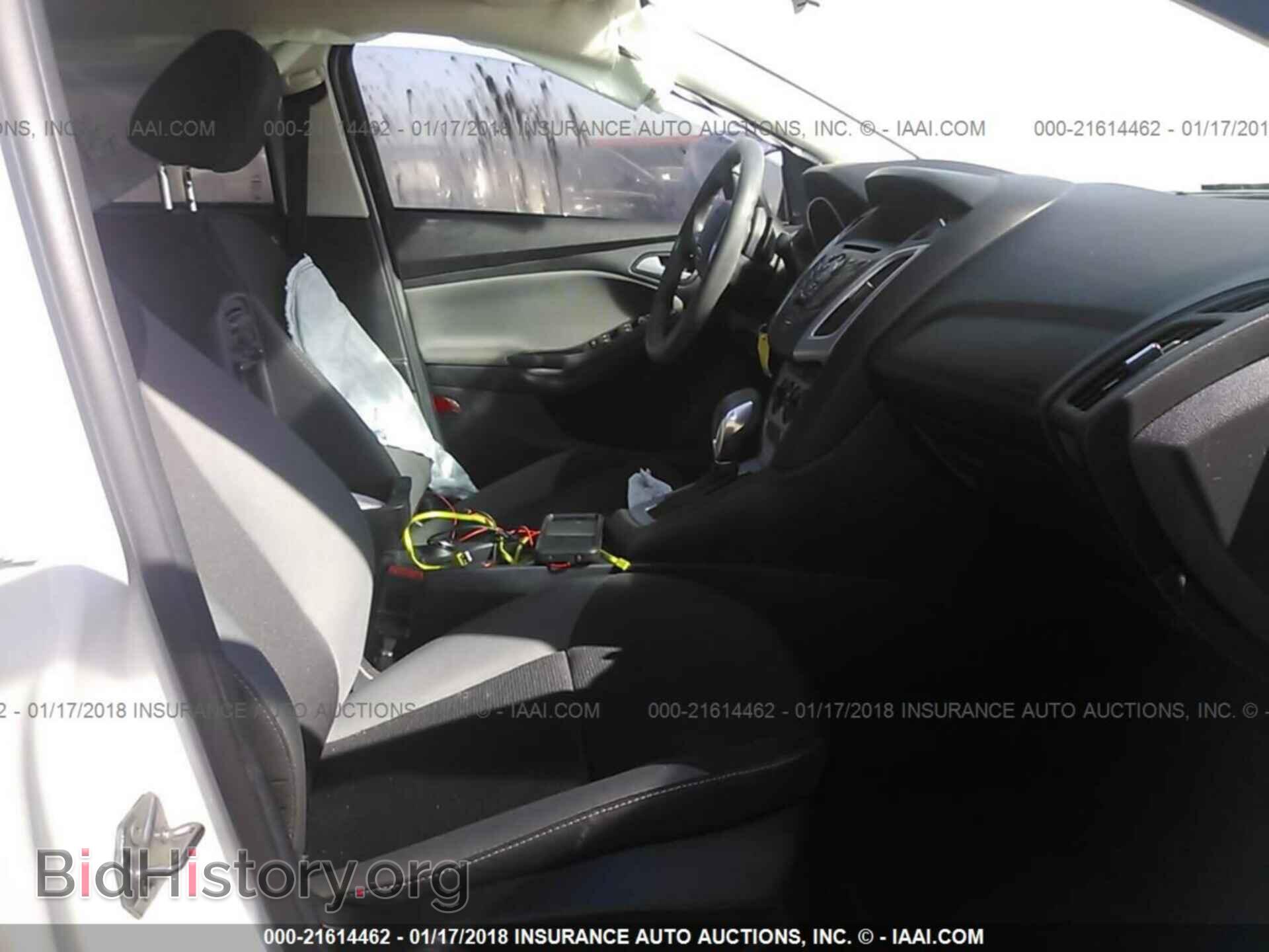 2014 Ford Focus - VIN: 1FADP3F2XEL372139 - Photo 5