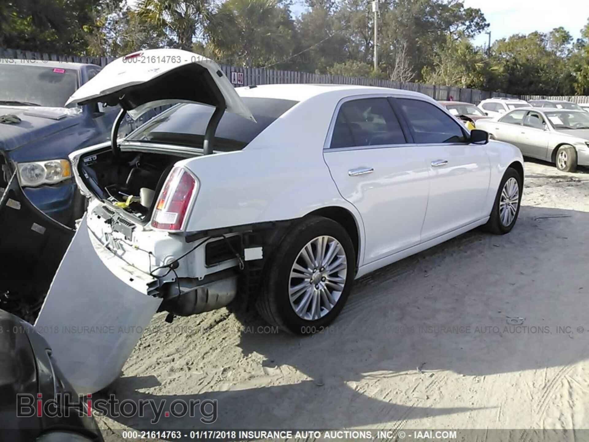 2013 Chrysler 300c - VIN: 2C3CCAKG3DH602482 - Фото 4