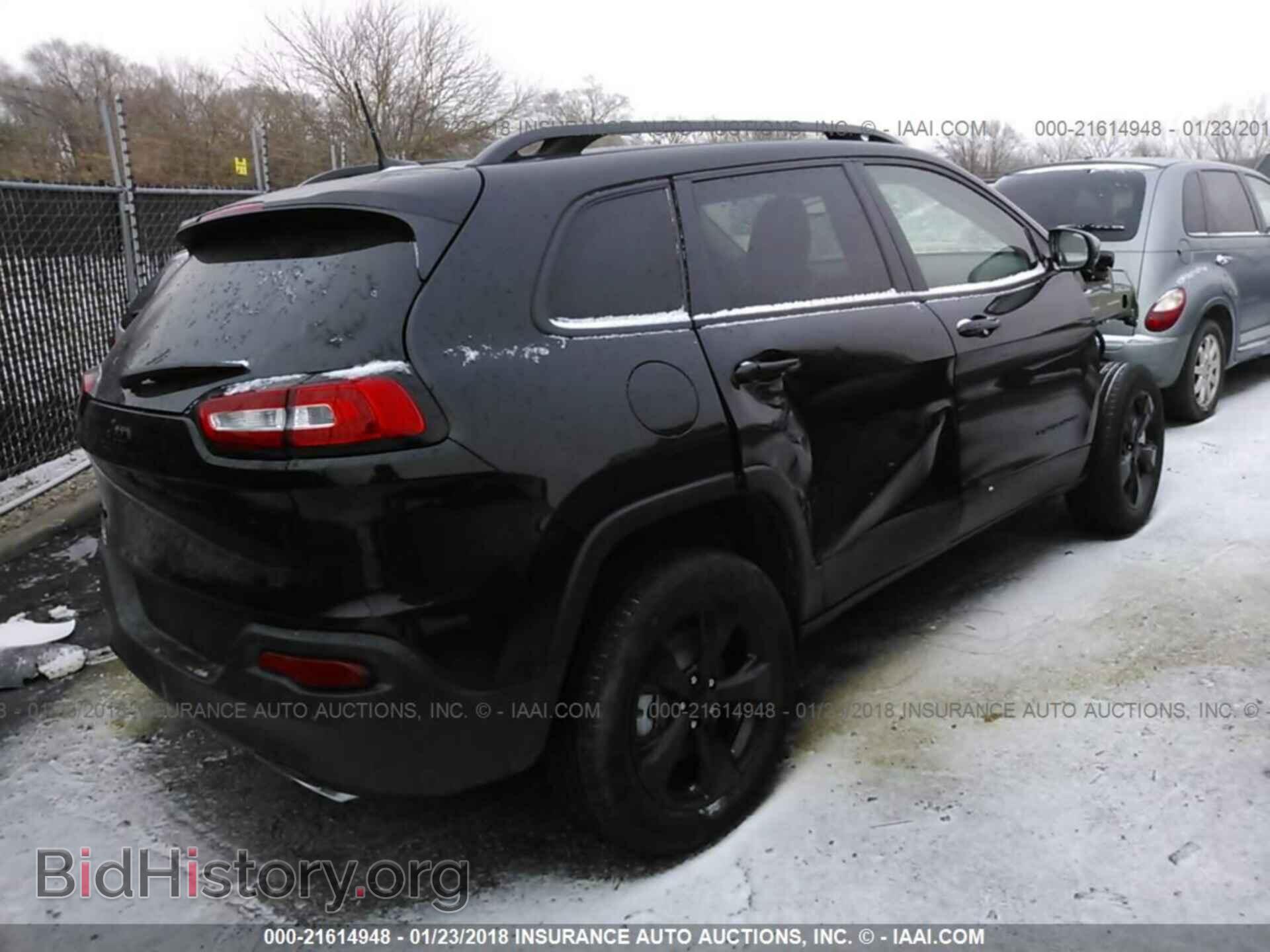 2017 Jeep Cherokee - VIN: 1C4PJMDS7HW582895 - Фото 4
