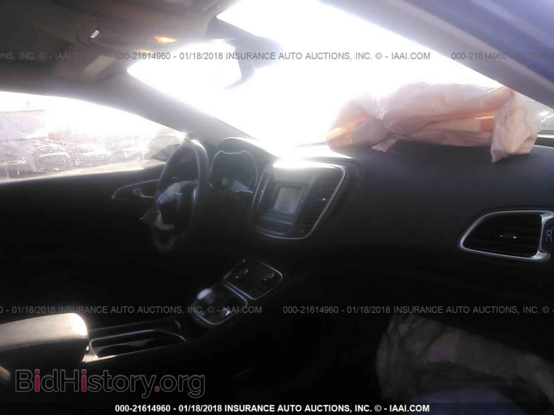 2016 Chrysler 200 - VIN: 1C3CCCAB0GN173170 - Photo 5