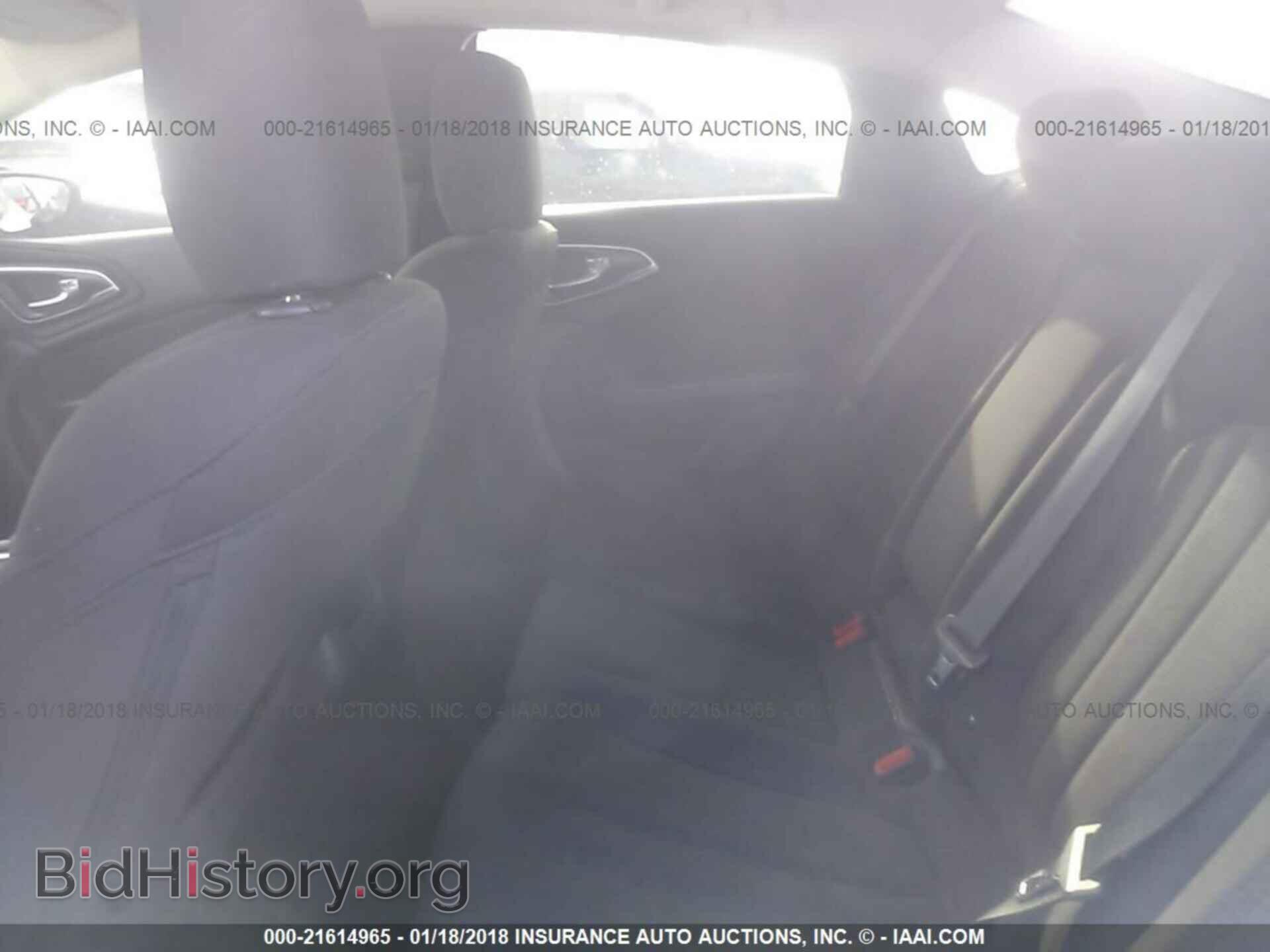2015 Chrysler 200 - VIN: 1C3CCCAB7FN747374 - Photo 8