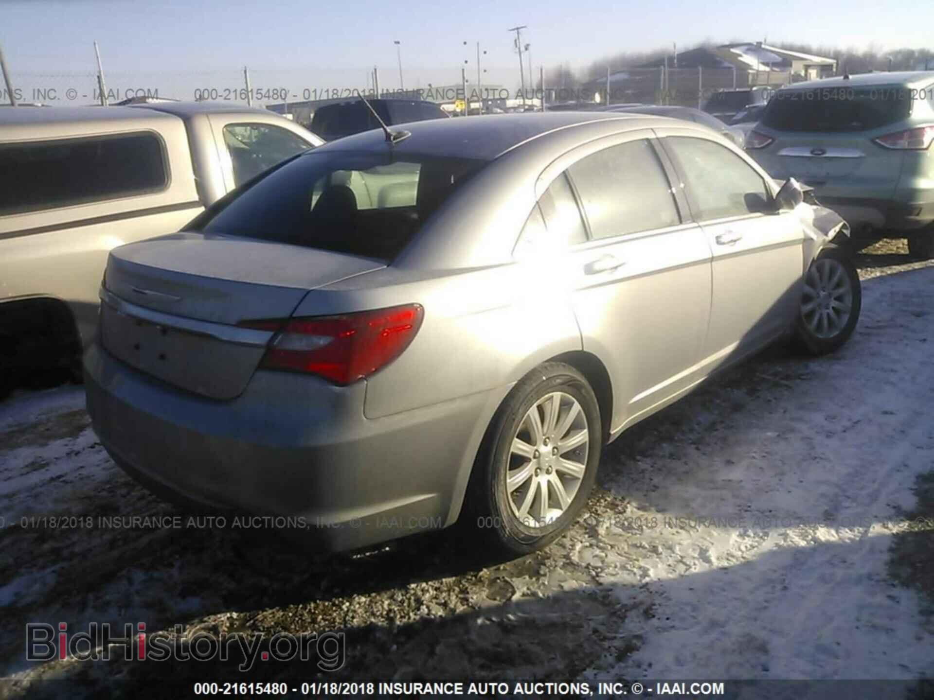 2013 Chrysler 200 - VIN: 1C3CCBBB3DN602581 - Photo 4