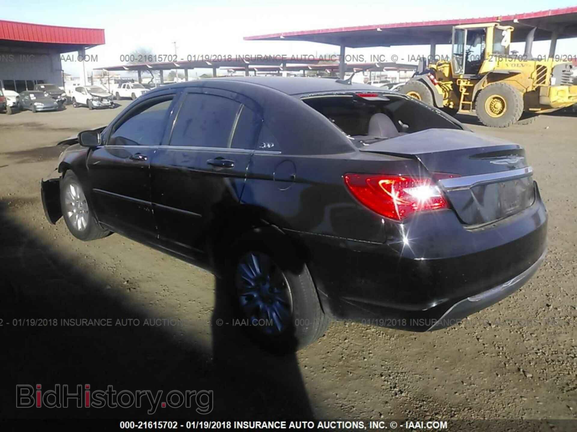 2012 Chrysler 200 - VIN: 1C3CCBAB5CN205261 - Фото 3