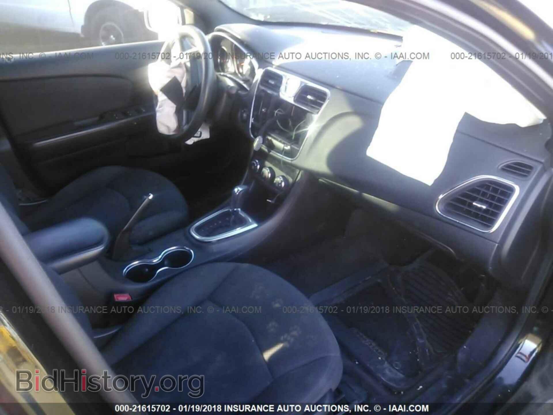 2012 Chrysler 200 - VIN: 1C3CCBAB5CN205261 - Фото 5