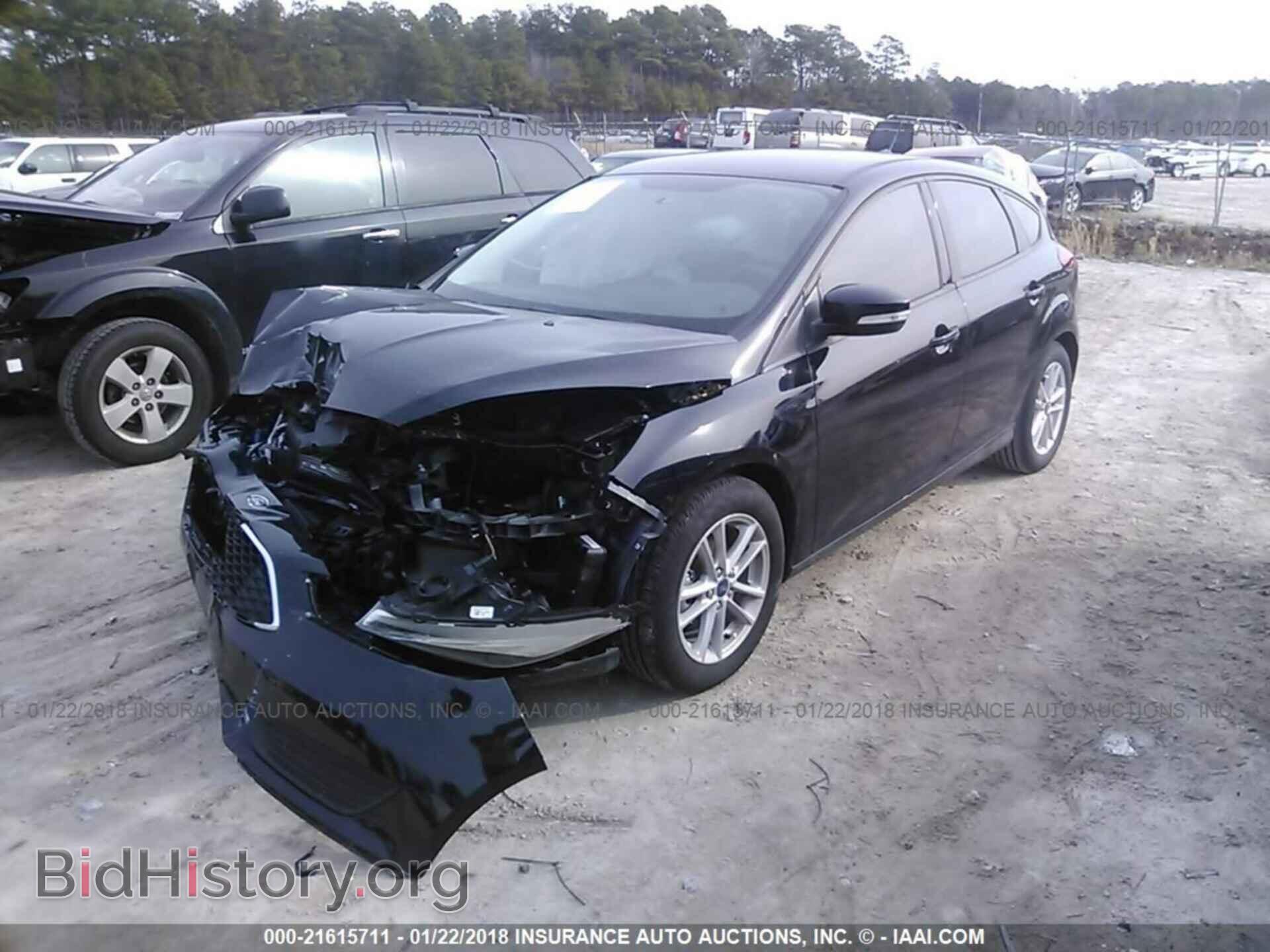2017 Ford Focus - VIN: 1FADP3K26HL311879 - Фото 2