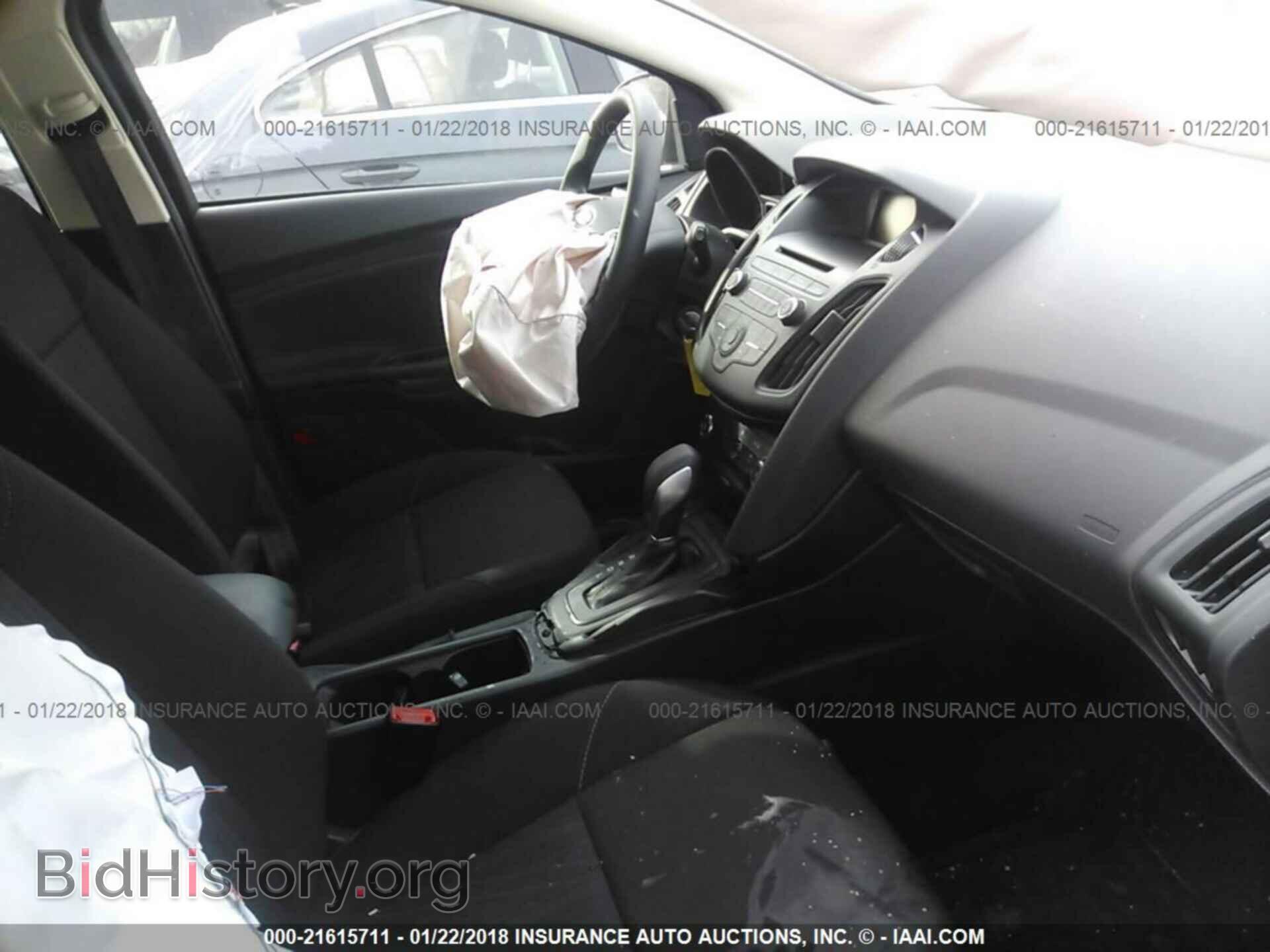 2017 Ford Focus - VIN: 1FADP3K26HL311879 - Фото 5