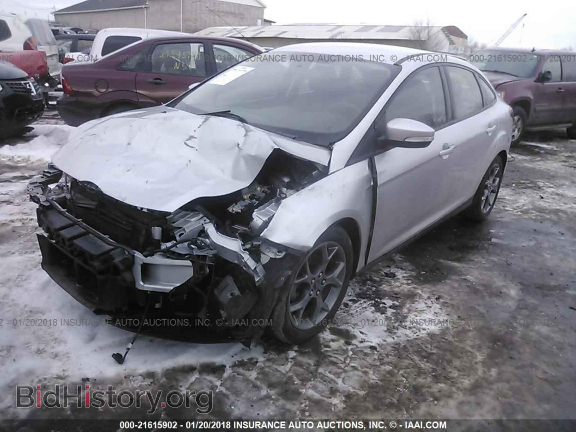 2014 Ford Focus - VIN: 1FADP3F27EL294161 - Фото 2