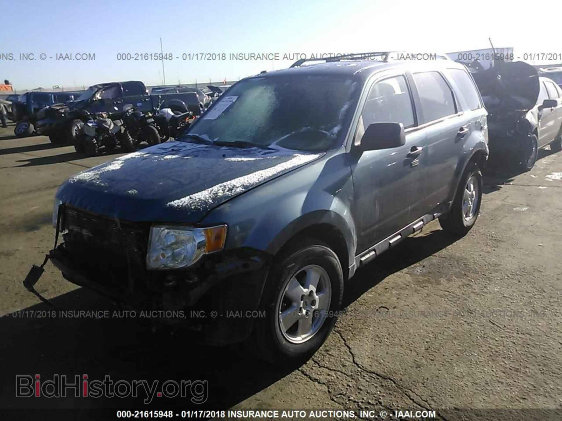 2012 Ford Escape - VIN: 1FMCU9DG7CKA29075 - Photo 2